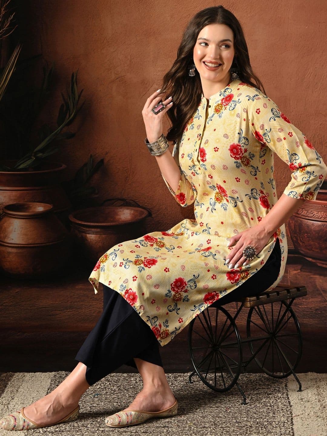 Sangria Women Floral Printed Floral Kurta thumbnail 6