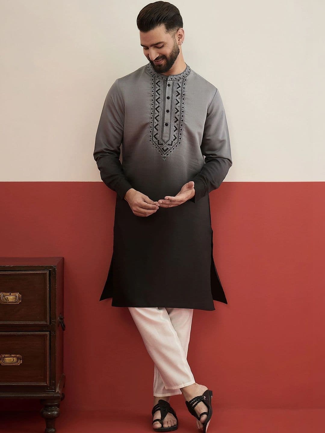 House of Pataudi Men Embroidered Thread Work Kurta - view 1