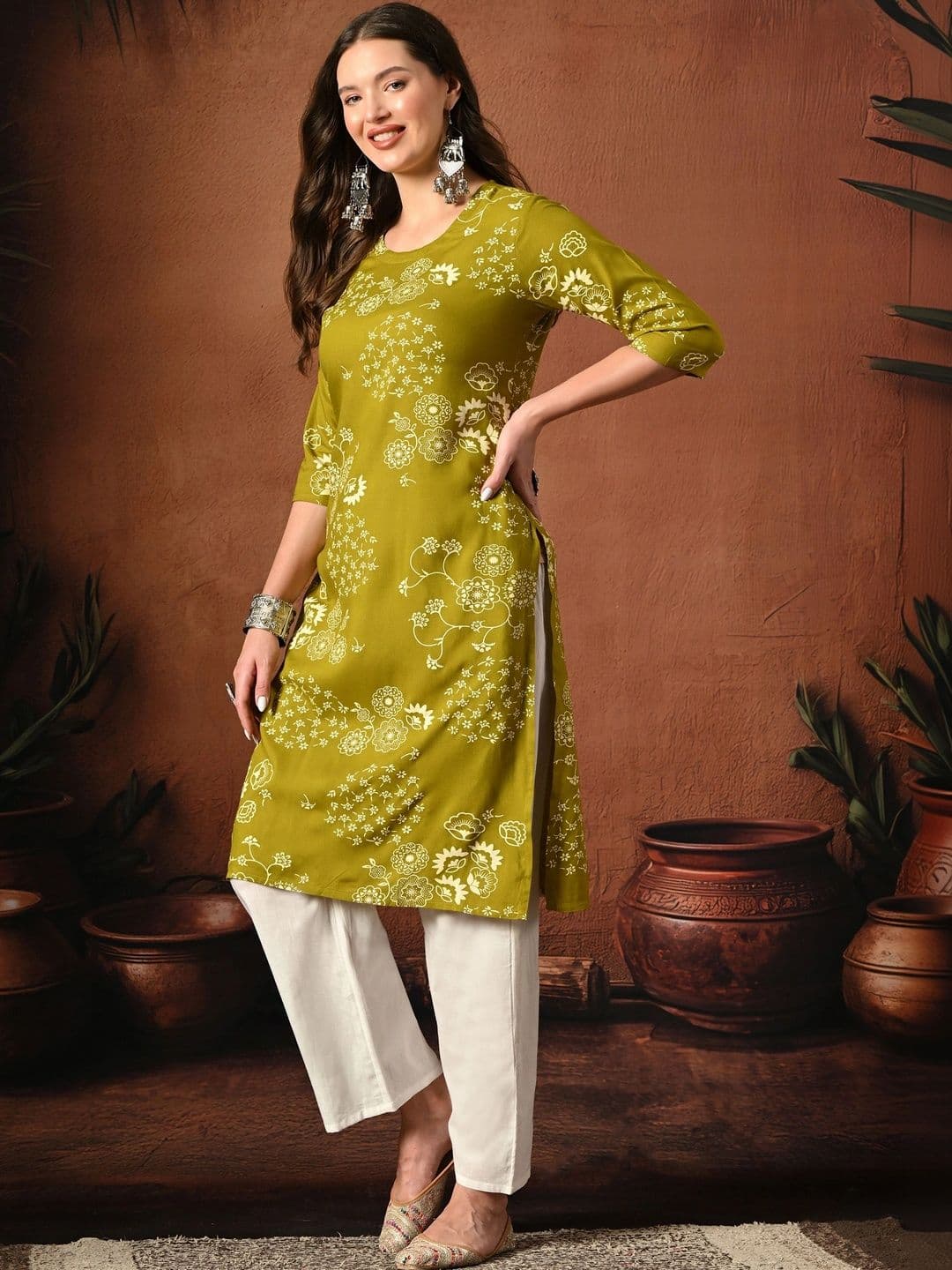 Sangria Women Floral Printed Floral Kurta thumbnail 6