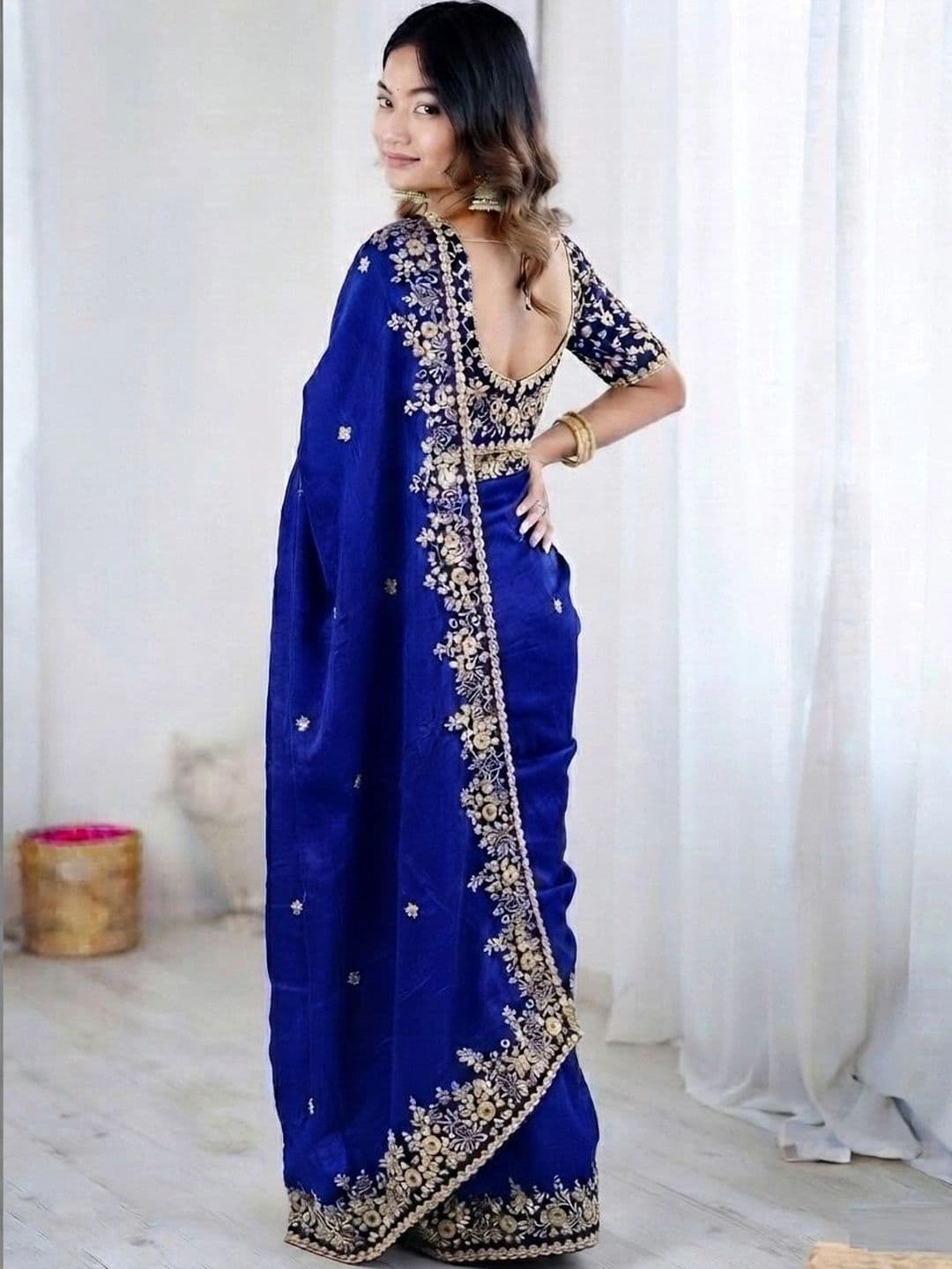 DIVASTRI Floral Embroidered Art Silk Heavy Work Saree thumbnail 5