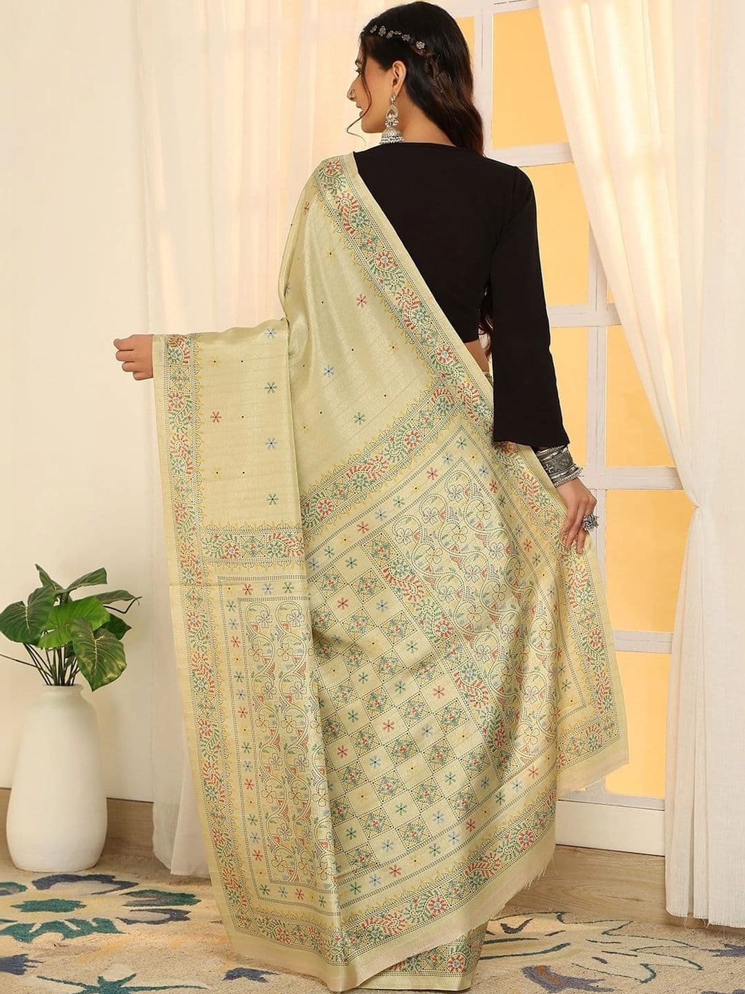 Garden Vareli Women Ethnic Motifs Embroidered Pure Linen Saree thumbnail 7