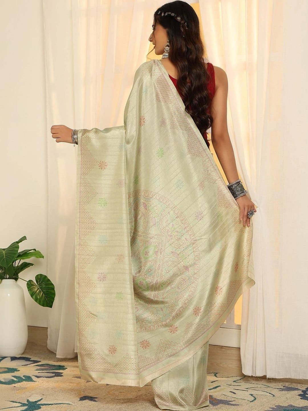 Garden Vareli Ethnic Motifs Embroidered Pure Linen Saree thumbnail 7