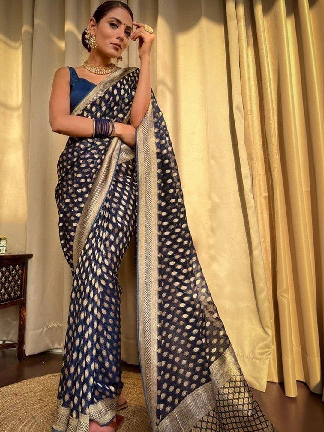 Anokhi Attire Woven Design Zari Art Silk Banarasi Saree - view 1