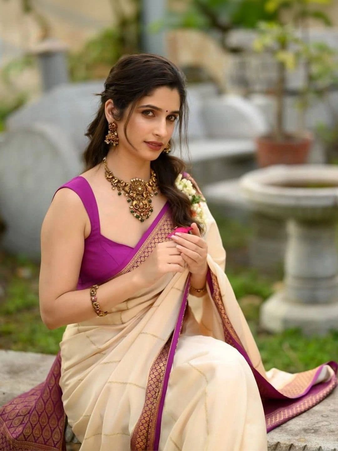 The Loomira Woven Design Zari Art Silk Banarasi Saree thumbnail 2