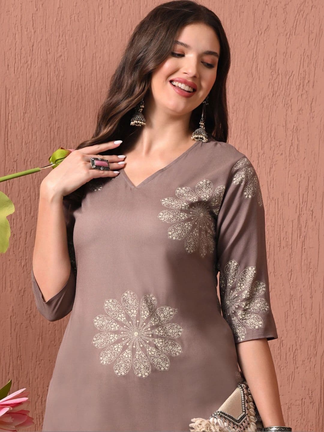 Sangria Women Floral Printed Floral Kurta thumbnail 3
