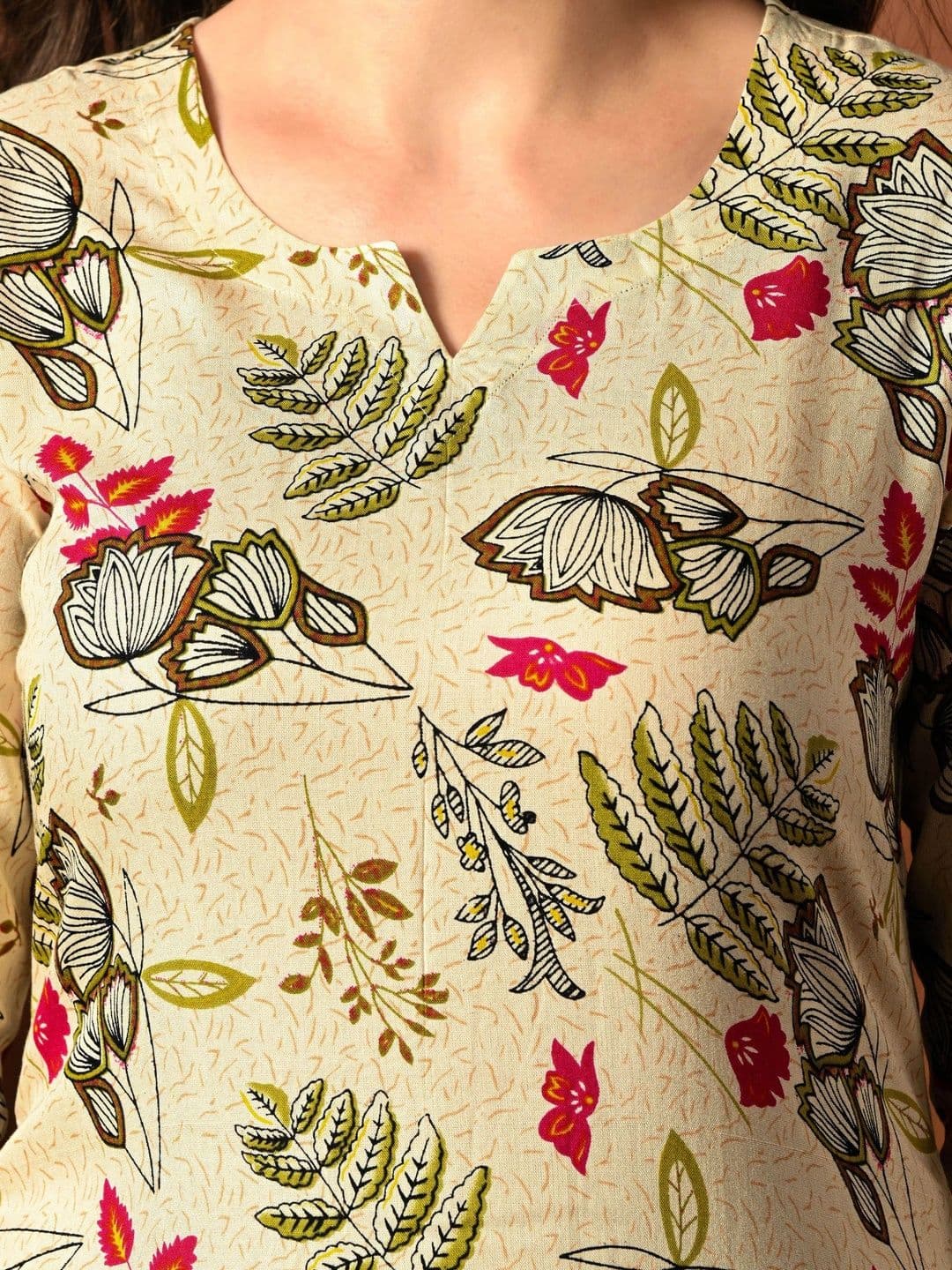 Sangria Women Floral Printed Floral Kurta thumbnail 6