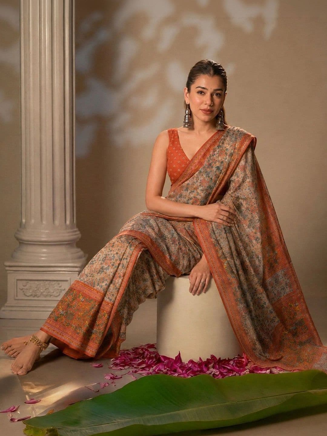 AARYAN SAREES Floral Pure Linen Gadwal Saree thumbnail 3