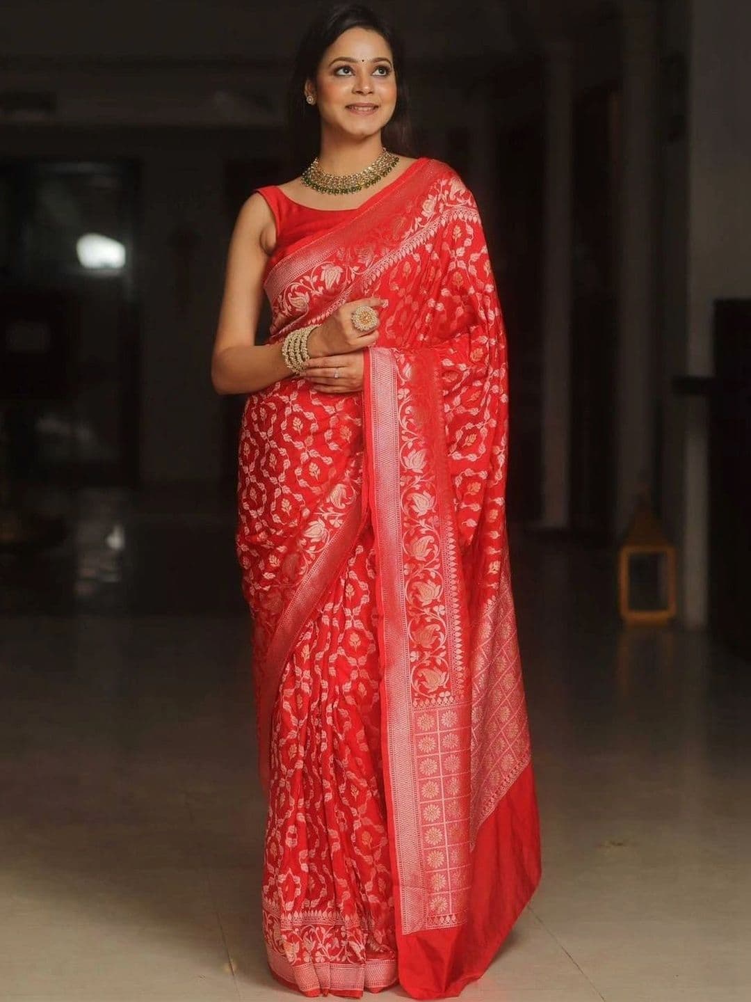 MARUTI VASTRAM Woven Design Zari Art Silk Banarasi Saree thumbnail 5