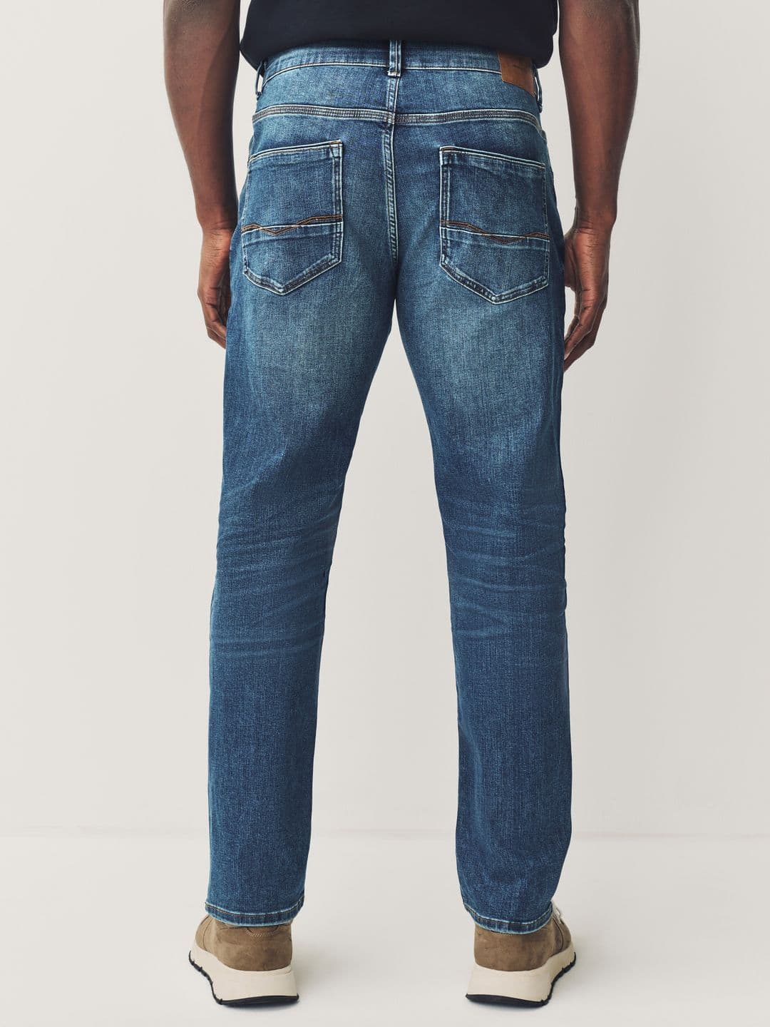 NEXT Men Slim Fit Mid-Rise Light Fade Stretchable Jeans thumbnail 5