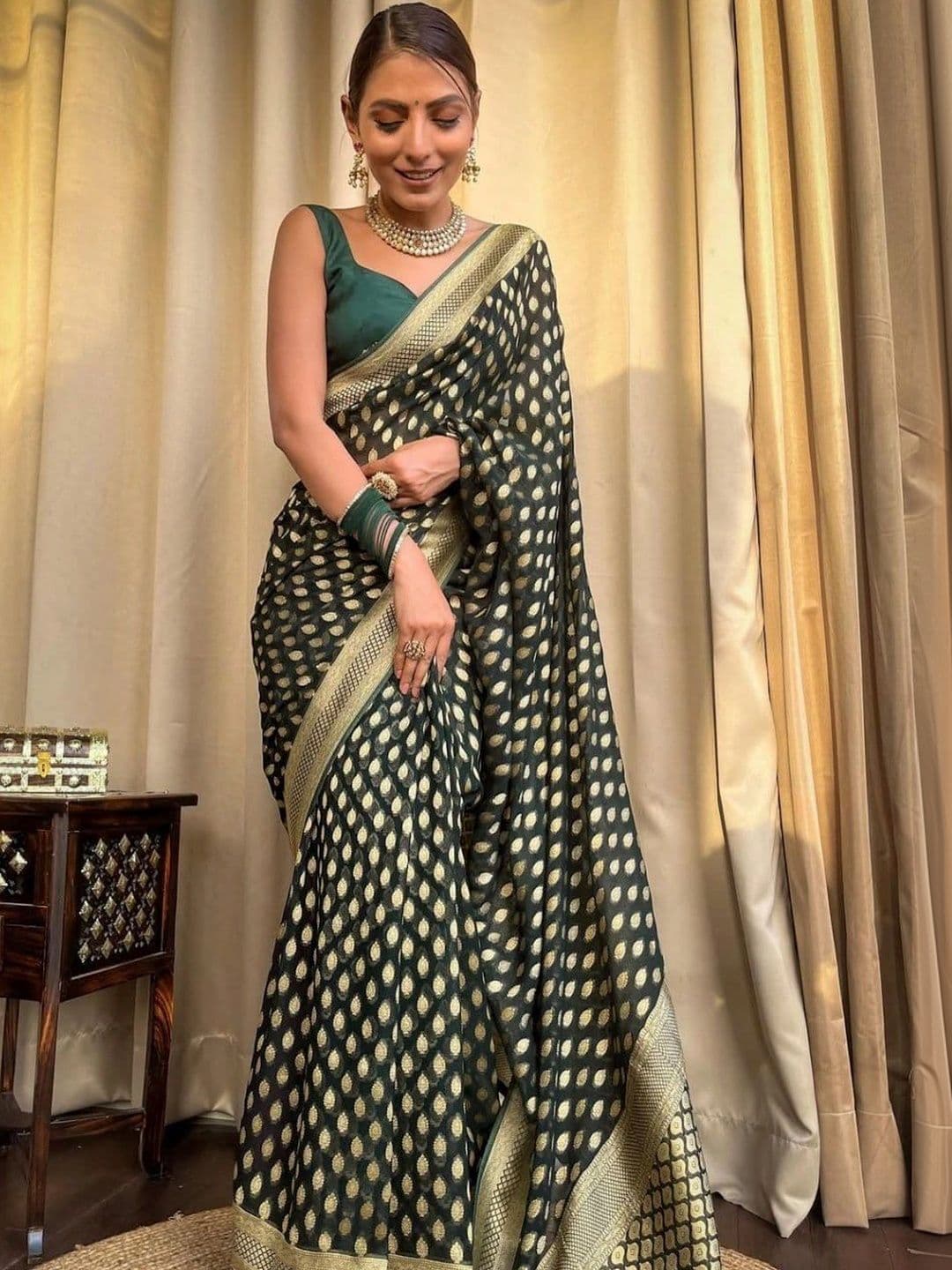 The Loomira Woven Design Zari Art Silk Banarasi Saree thumbnail 3