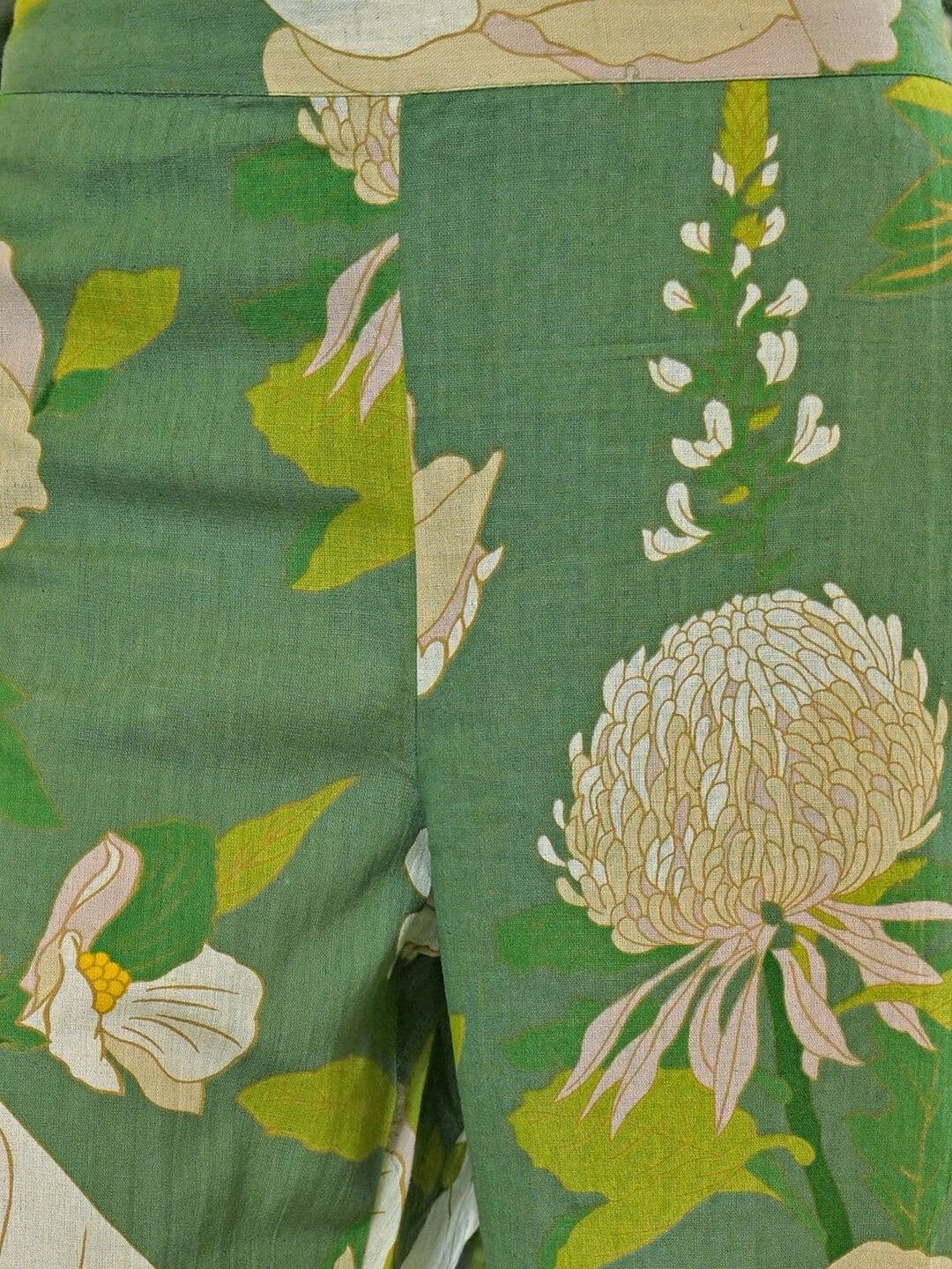 Sangria Women Floral Printed Regular Kurta with Trousers thumbnail 2