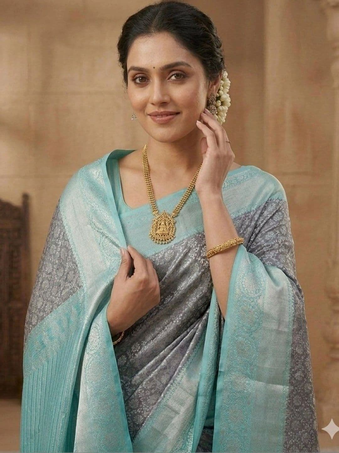 Zoomera Woven Design Zari Art Silk Banarasi Saree thumbnail 4