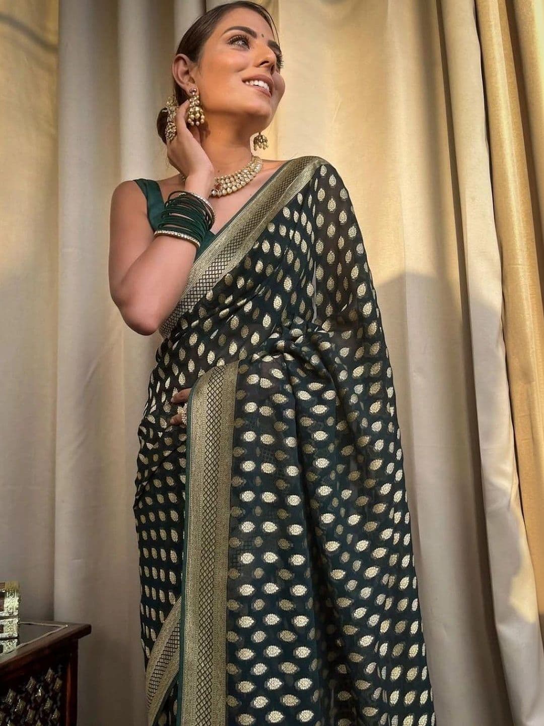Anokhi Attire Woven Design Zari Art Silk Banarasi Saree thumbnail 3