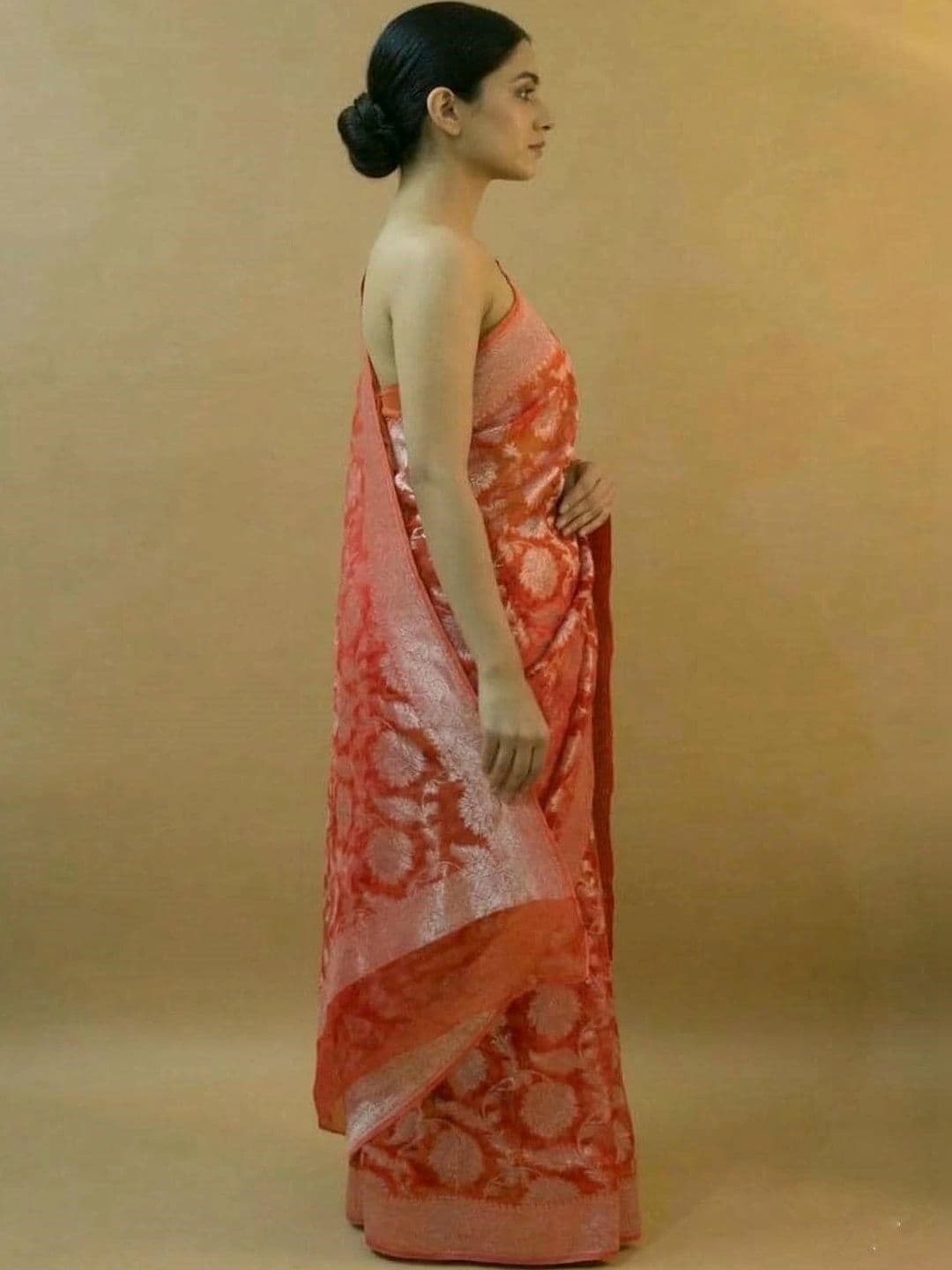 MITAL ENTERPRISE Woven Design Zari Art Silk Saree thumbnail 2