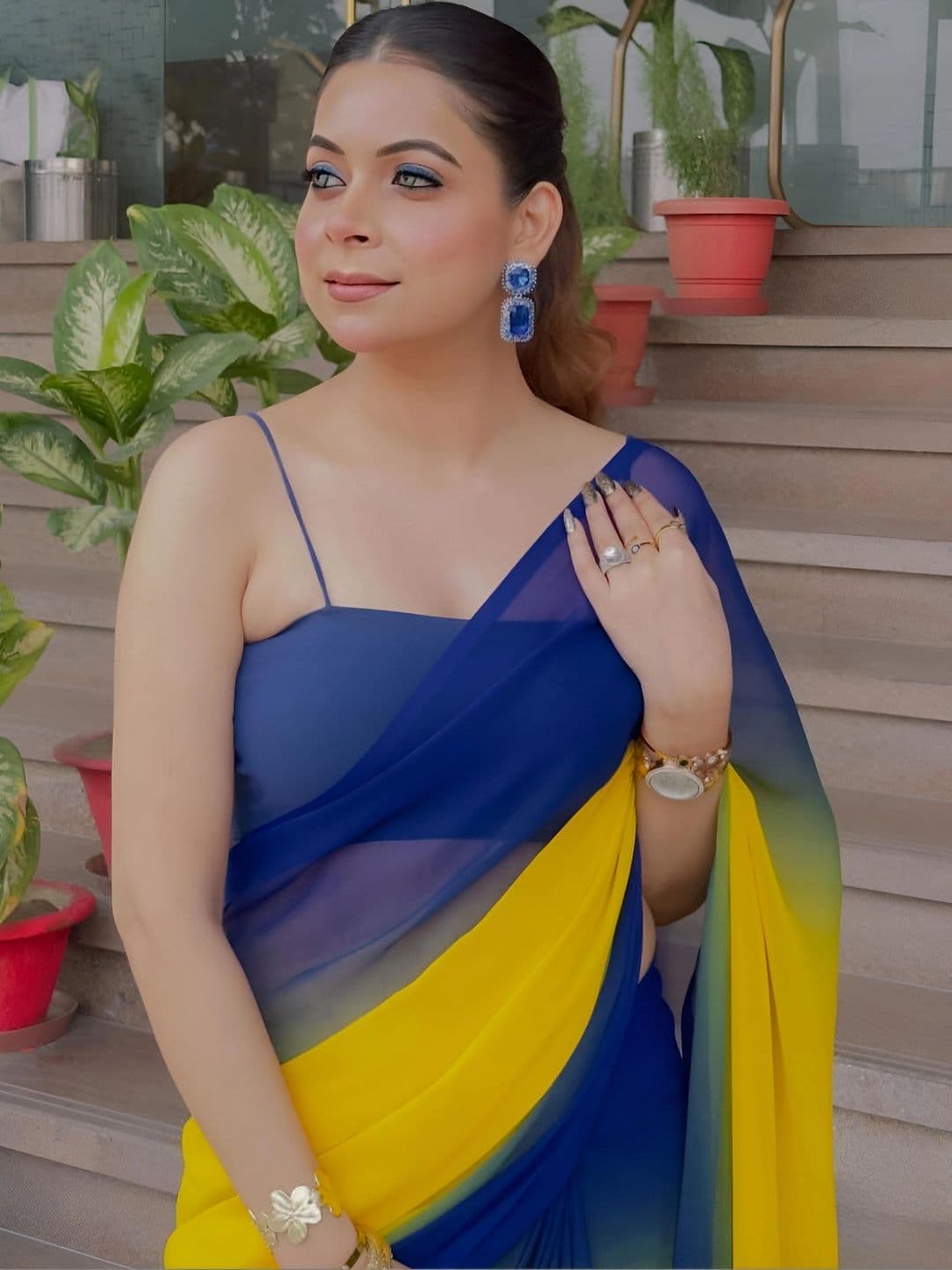 ANJAVI FASHION Ombre Poly Georgette Fusion Saree thumbnail 5