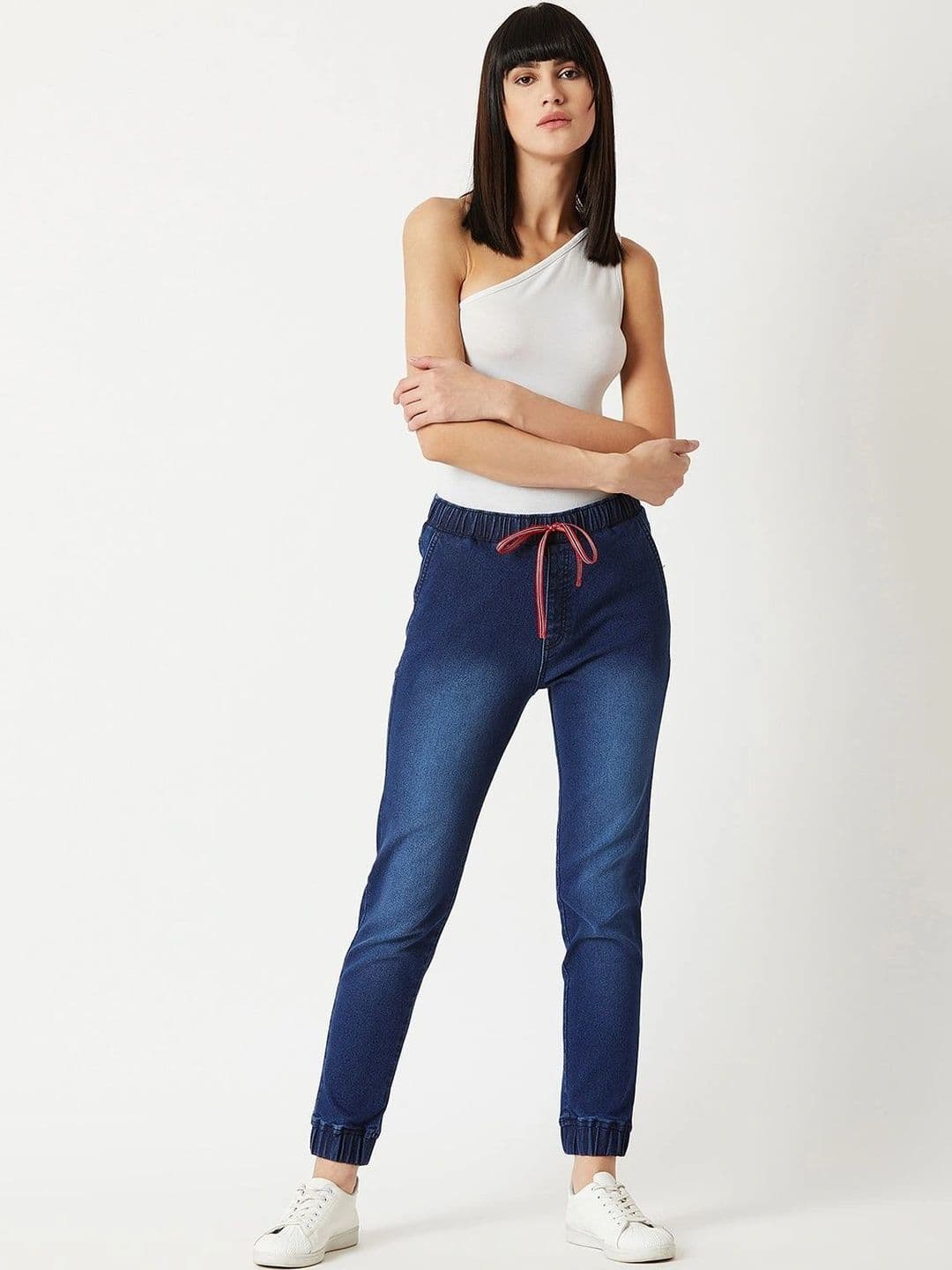 Mast & Harbour Women Regular Fit Mid-Rise Cuffed Hem Stretchable Jeans thumbnail 6