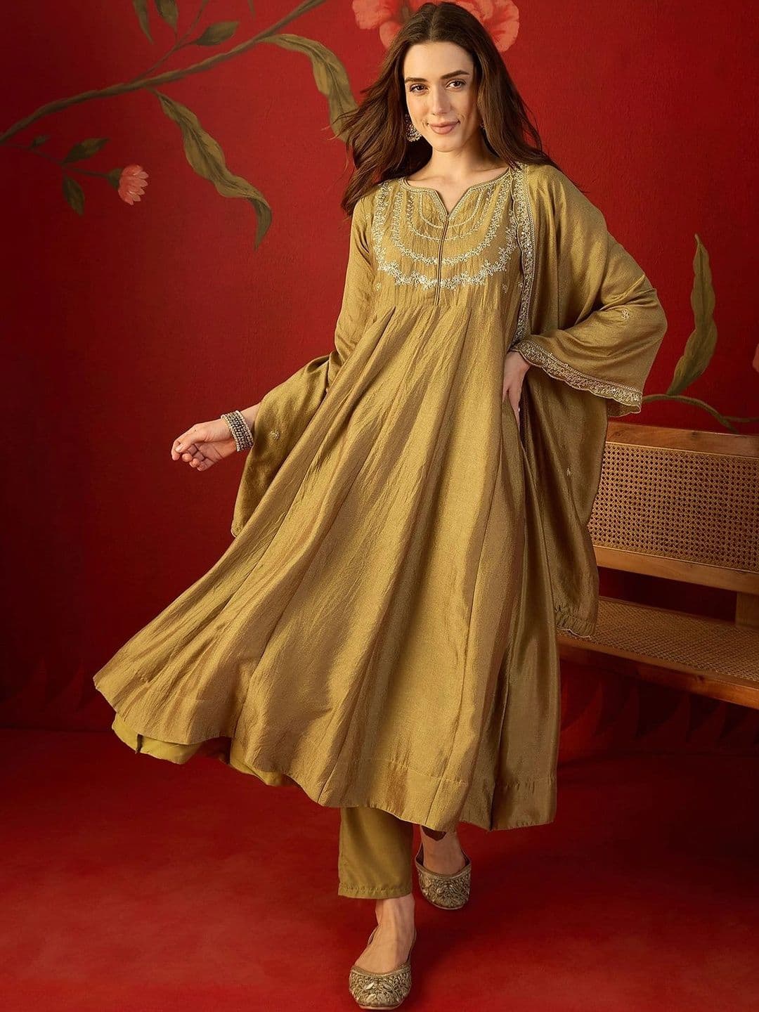Sangria Women Ethnic Motifs Embroidered Regular Thread Work Kurta with Trousers & With Dupatta thumbnail 4
