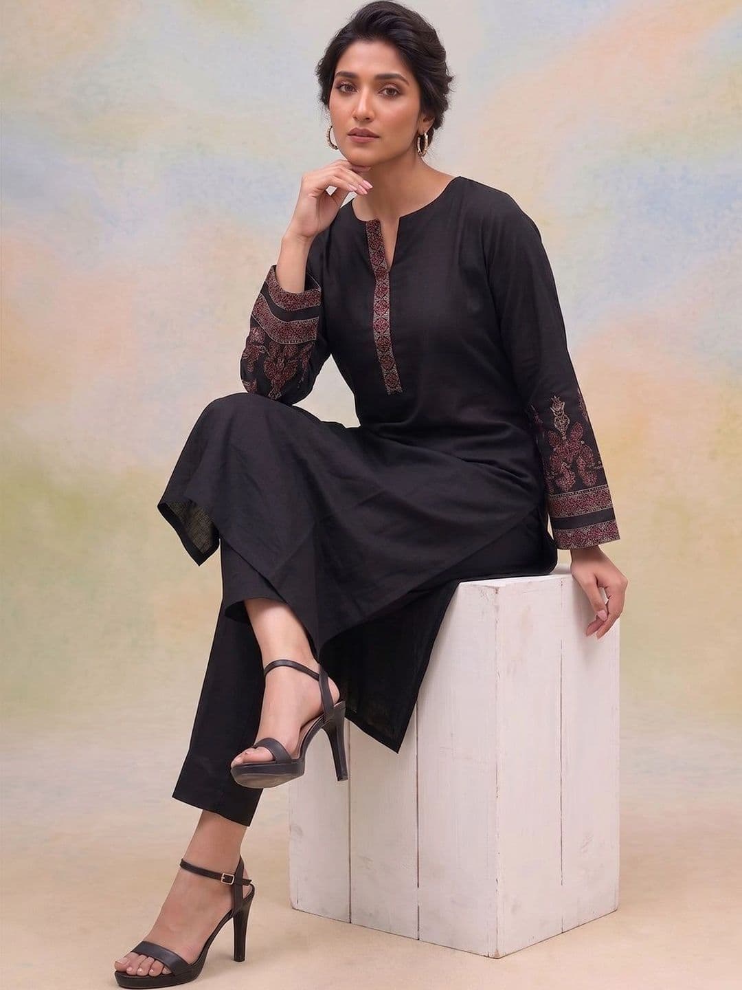 AADVIKA Women Ethnic Motifs Embroidered Regular Thread Work Kurta with Trousers & With Dupatta thumbnail 7