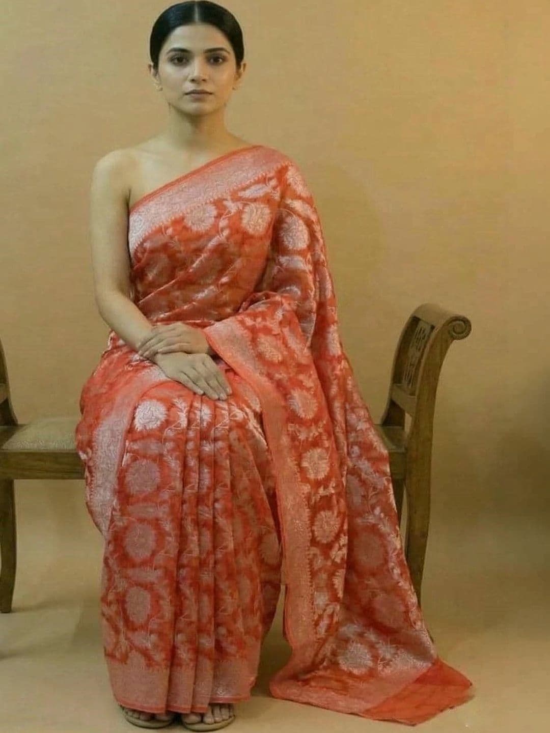 MITAL ENTERPRISE Woven Design Zari Art Silk Saree thumbnail 3