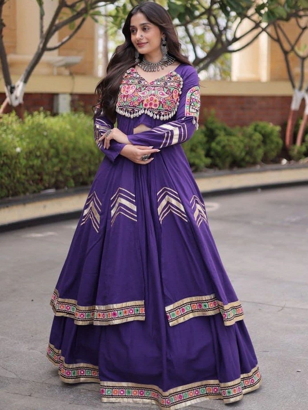 wckrod Embroidered Thread Work Ready to Wear Lehenga & Semi-Stitched thumbnail 3