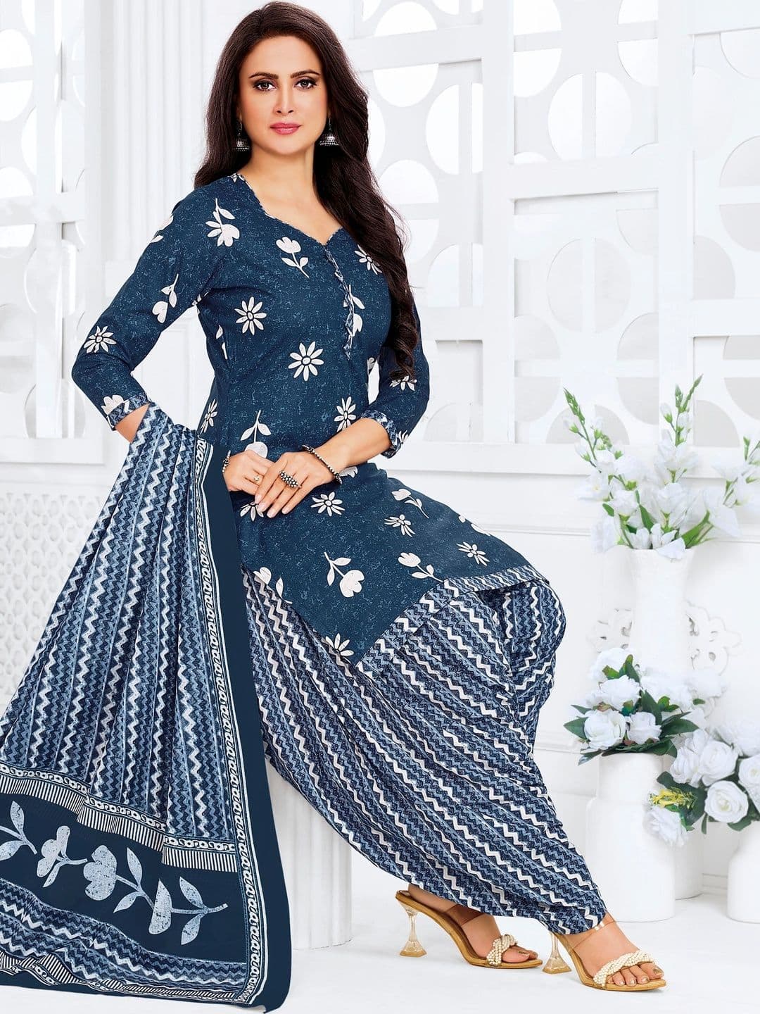 shree jeenmata collection Women Floral Printed Regular Pure Cotton Kurta with Patiala & With Dupatta - view 1