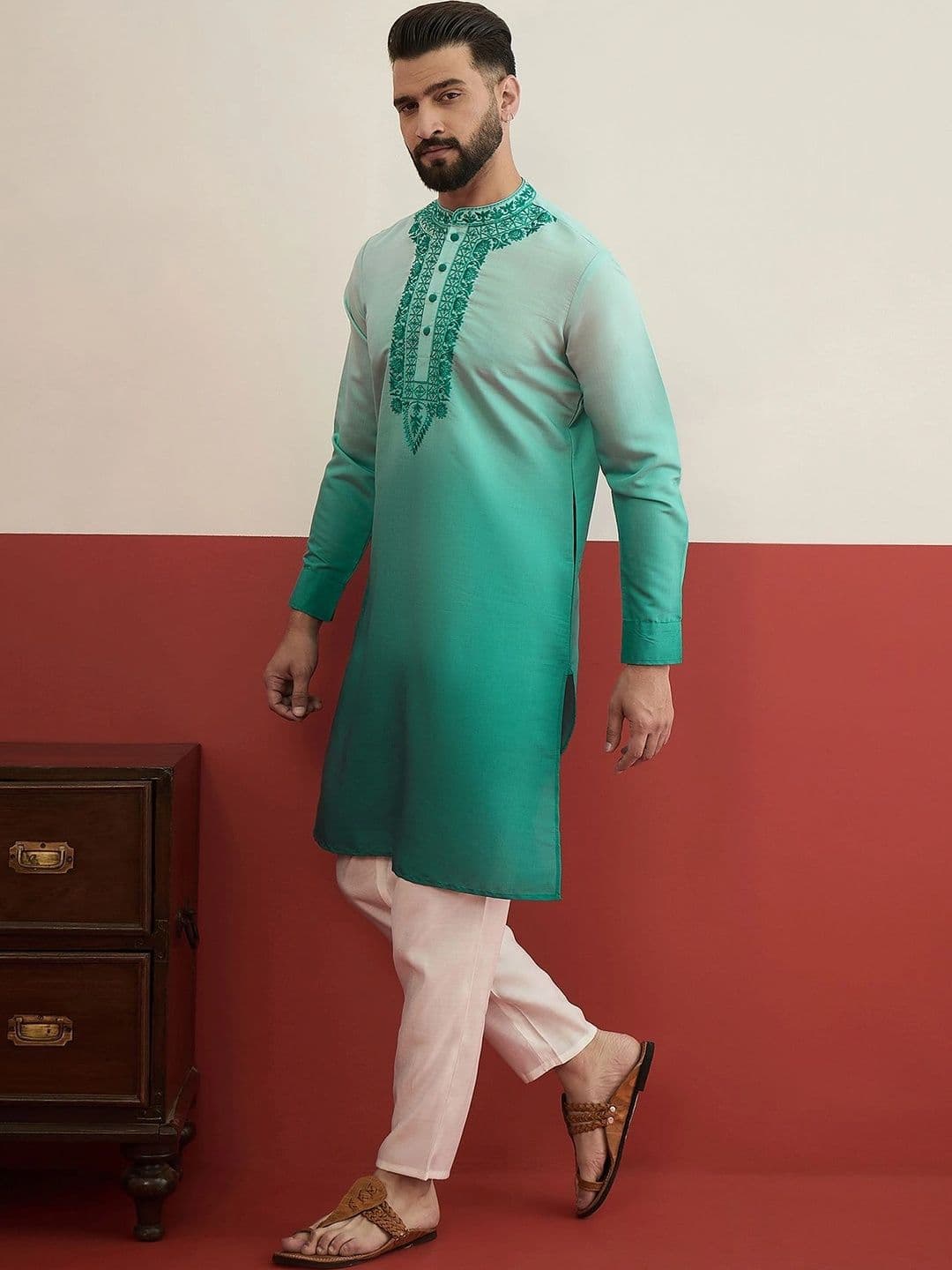 House of Pataudi Men Embroidered Thread Work Kurta thumbnail 4