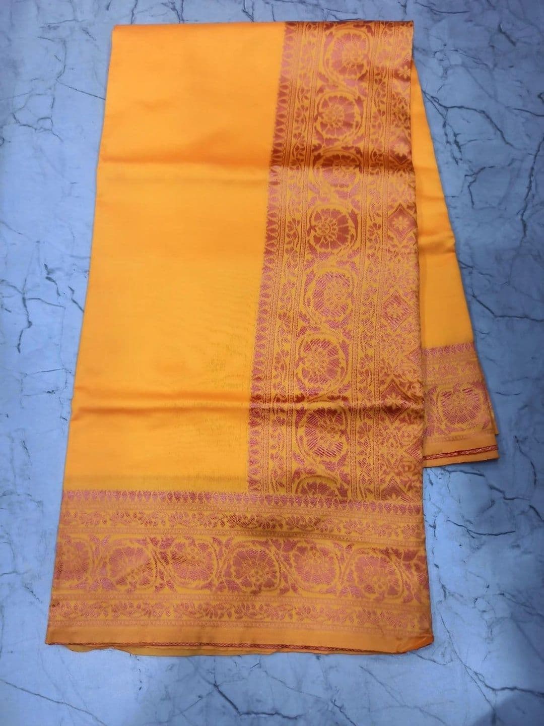 MARUTI VASTRAM Woven Design Zari Art Silk Banarasi Saree thumbnail 2