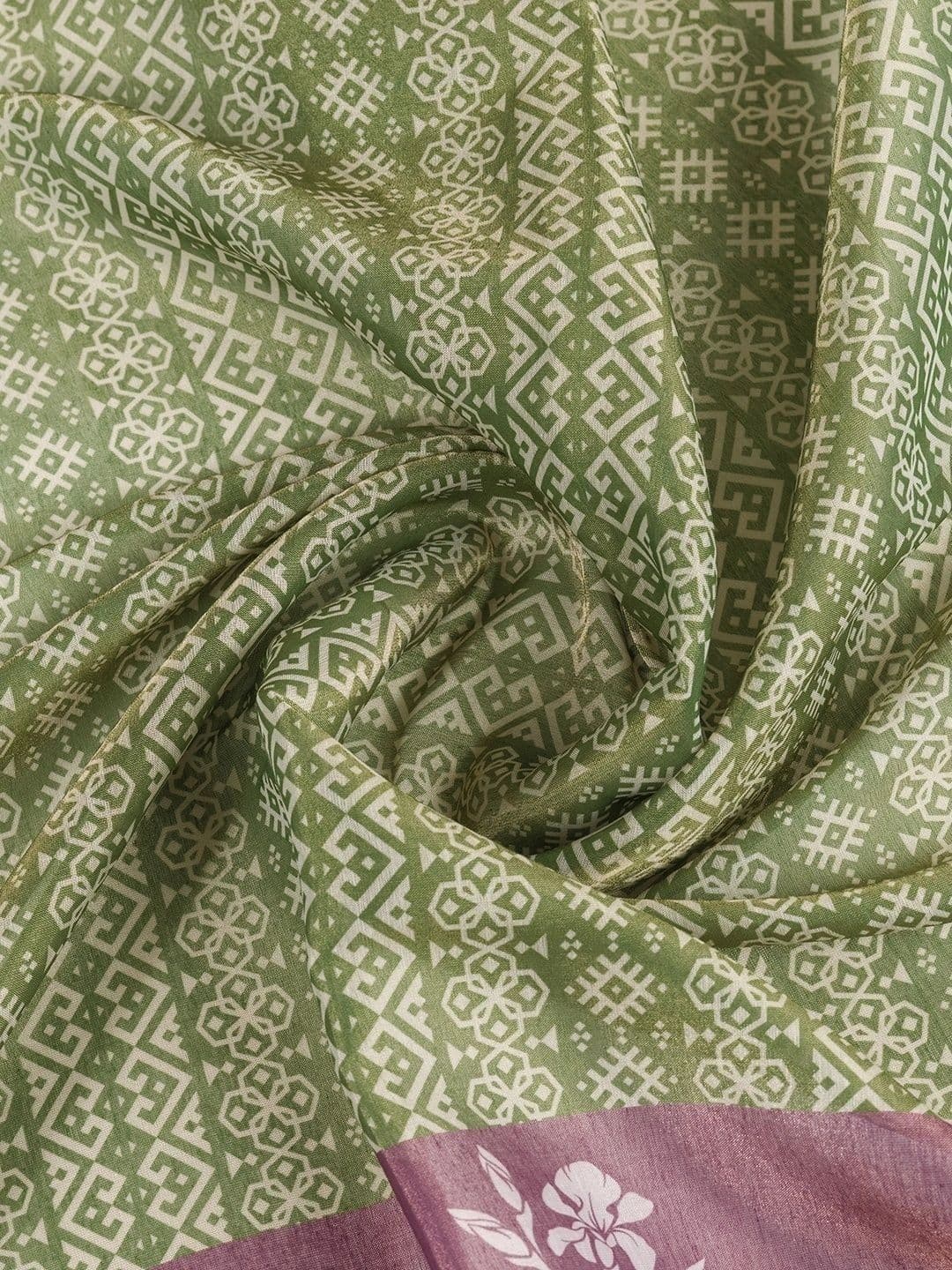 Kesarii Floral Saree thumbnail 6