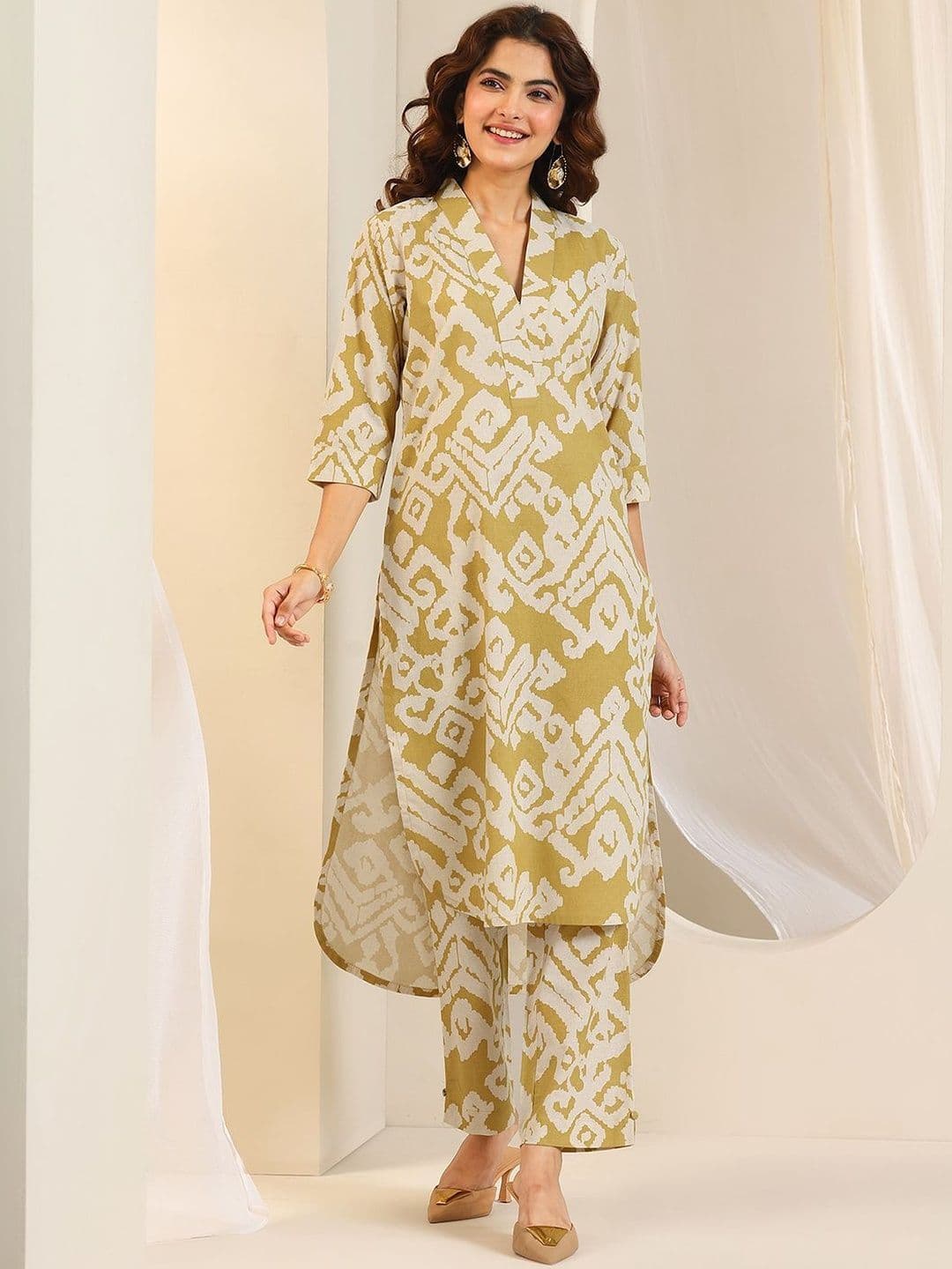 Libas Women Printed Regular Kurta with Trousers - view 1