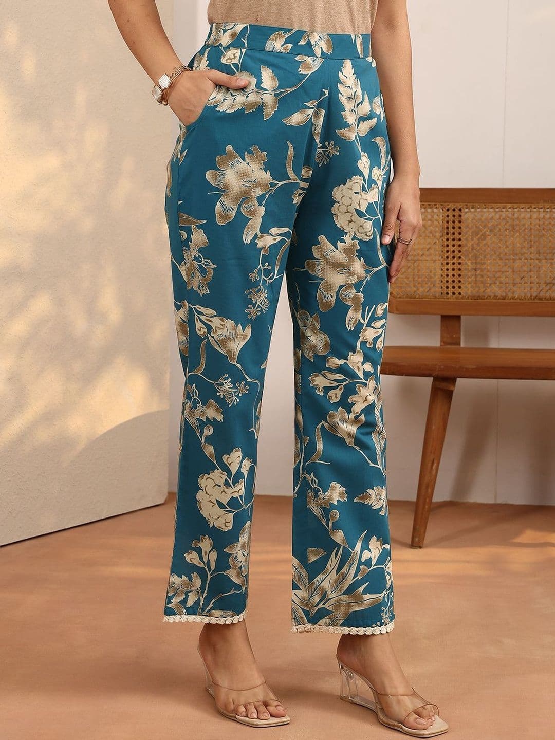 Libas Women Floral Printed Regular Kurta with Trousers thumbnail 3