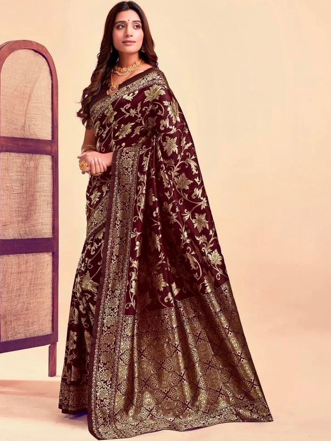 wearsquad Woven Design Zari Art Silk Banarasi Saree thumbnail 3