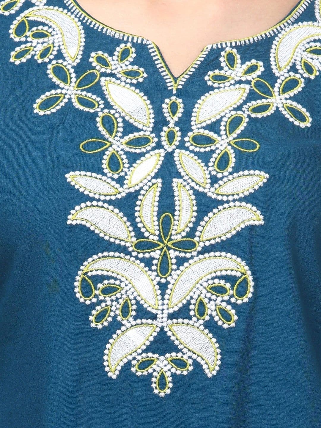 STYLE PREZONE Ethnic Motifs Embroidered V-Neck Thread Work Thread Work Kurti thumbnail 2