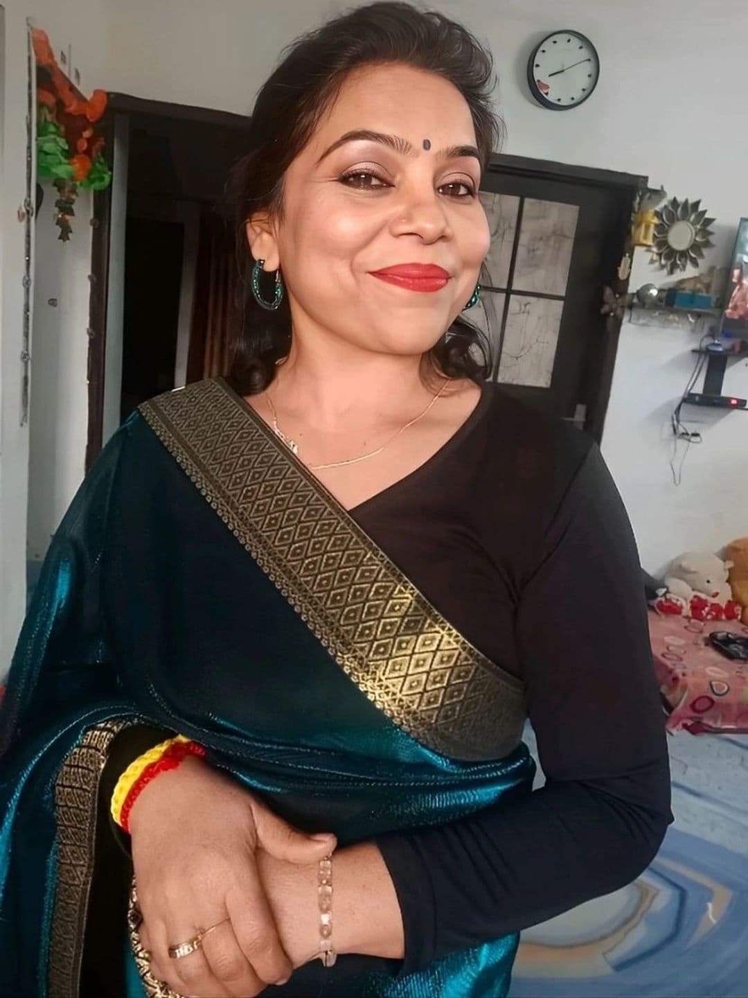 RENBRIZA Woven Design Saree - view 1