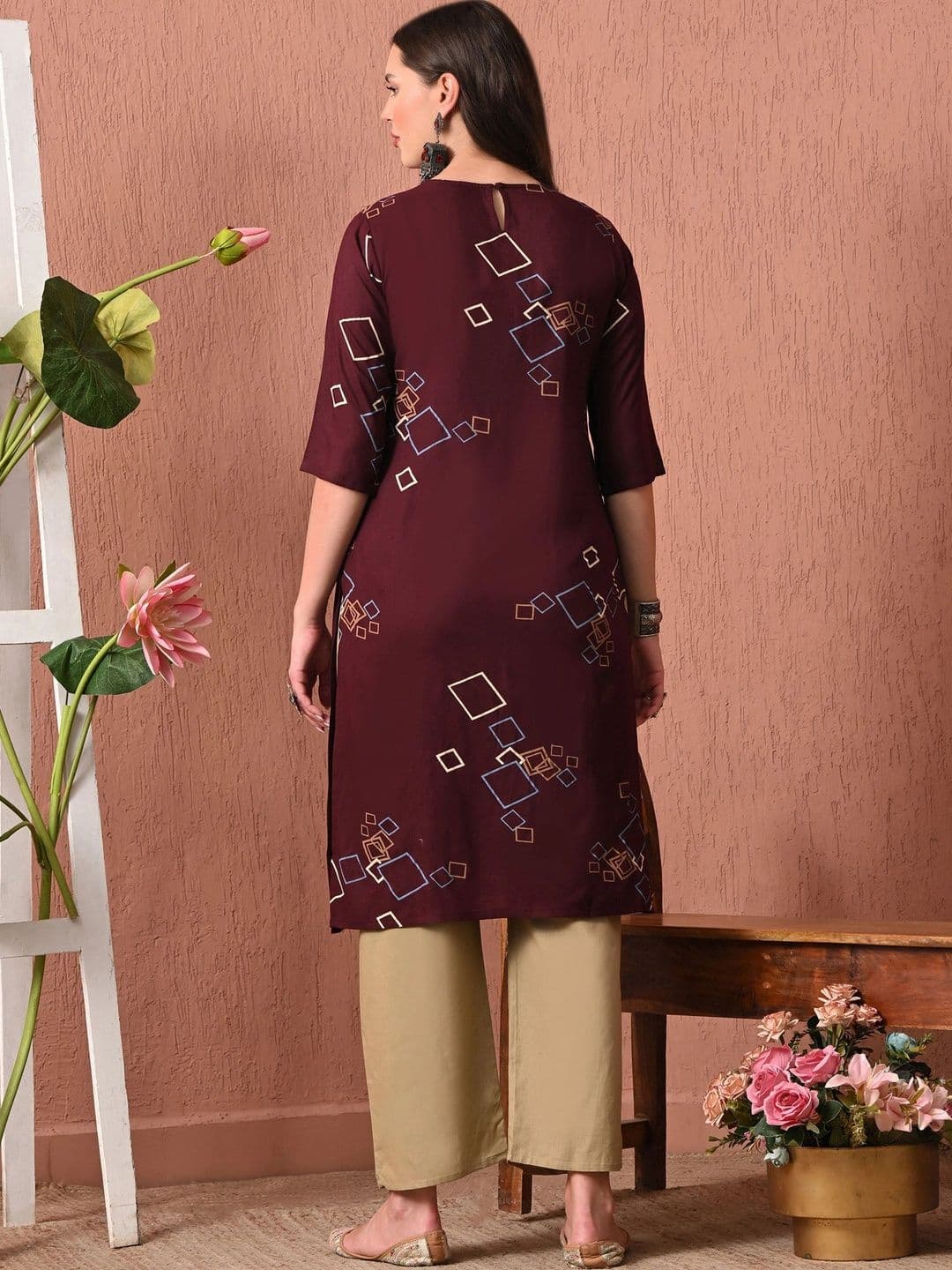 Sangria Women Geometric Printed Kurta thumbnail 2