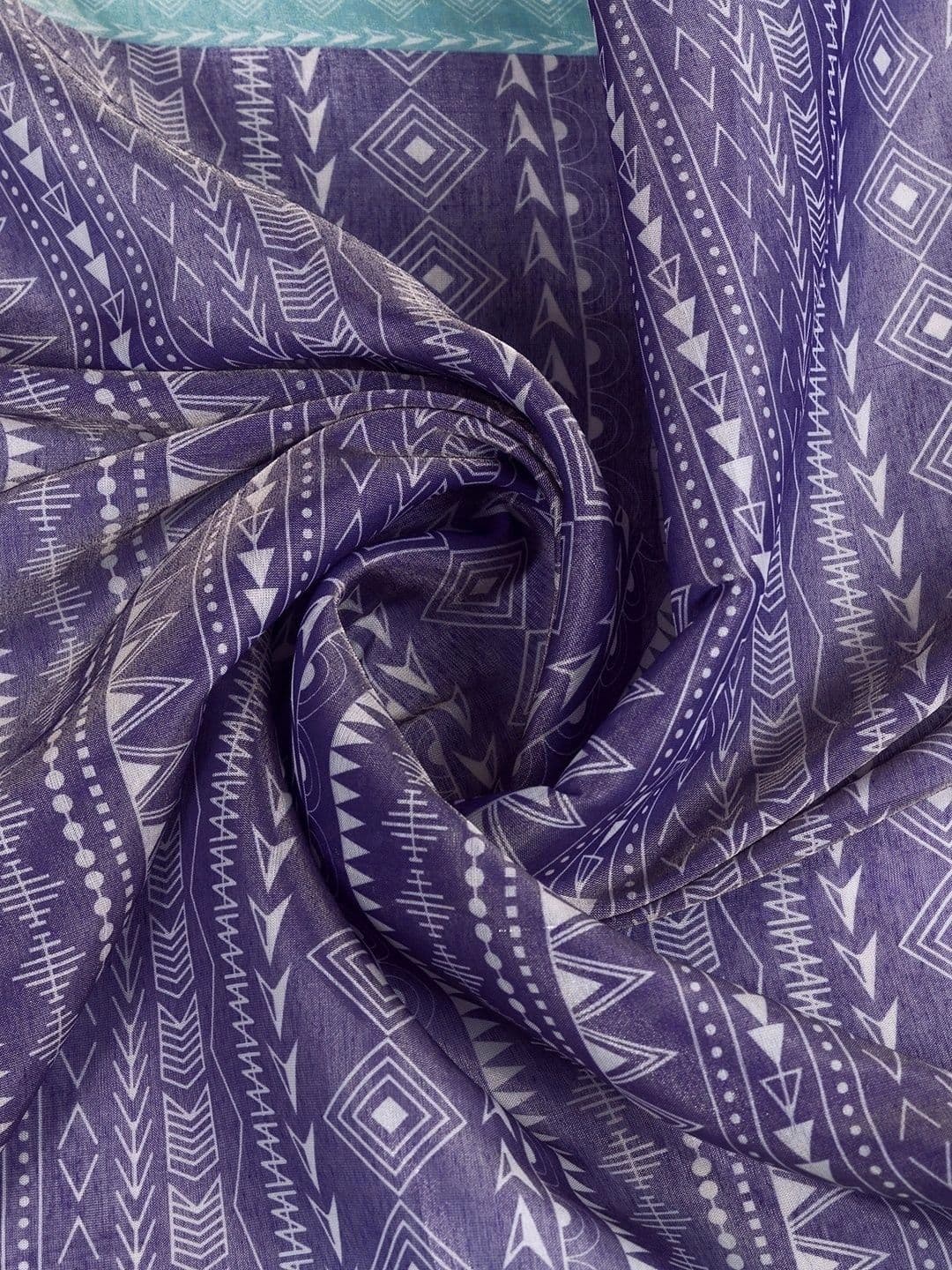 Kesarii Saree thumbnail 5