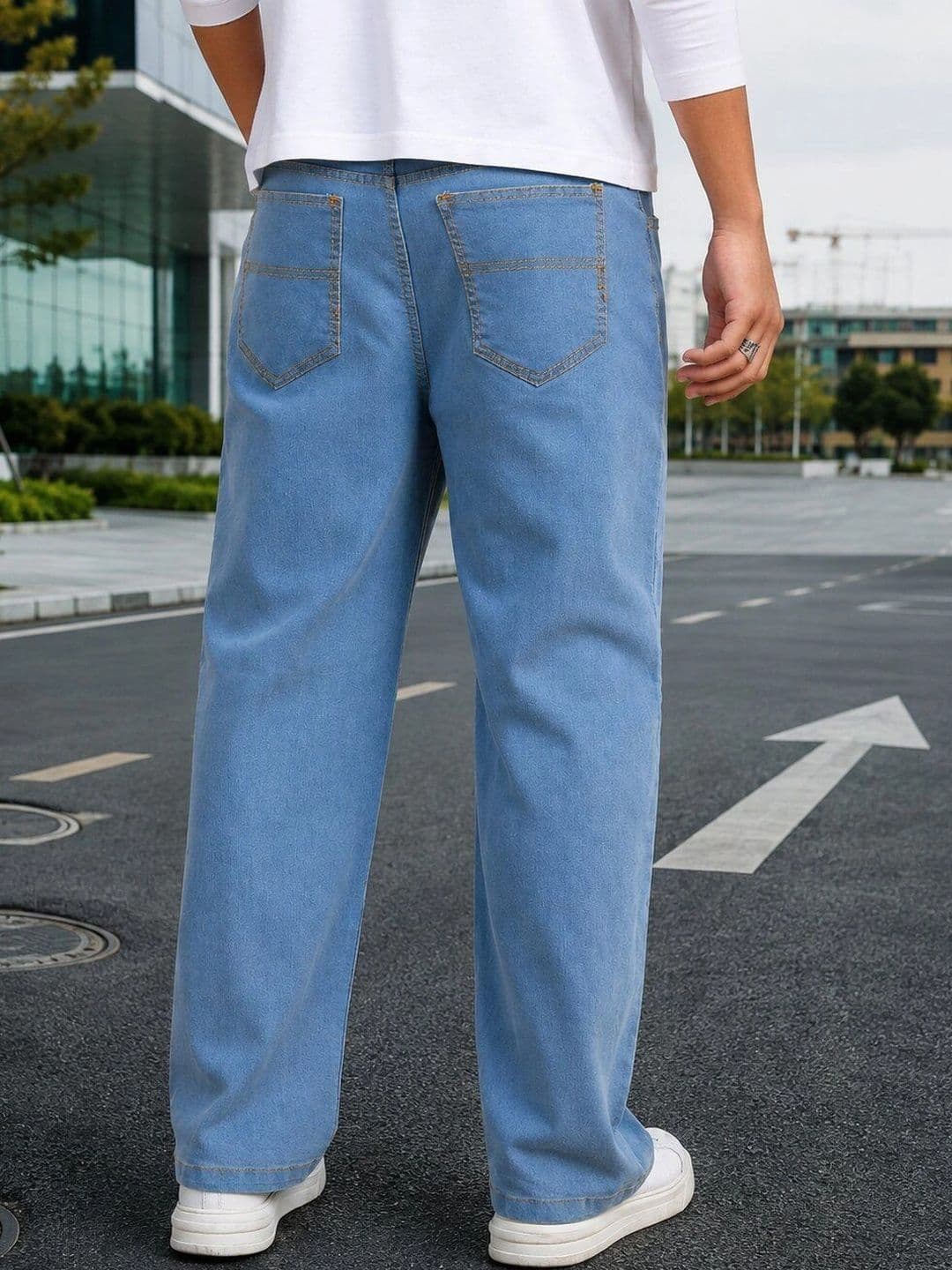 MONTREZ Men Straight Fit Mid-Rise Jeans thumbnail 3