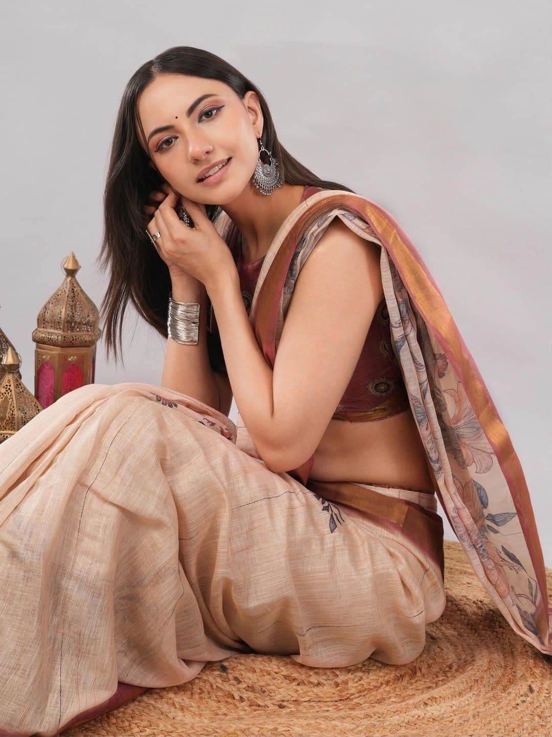 SAMANTHA Floral Zari Linen Blend Saree thumbnail 4