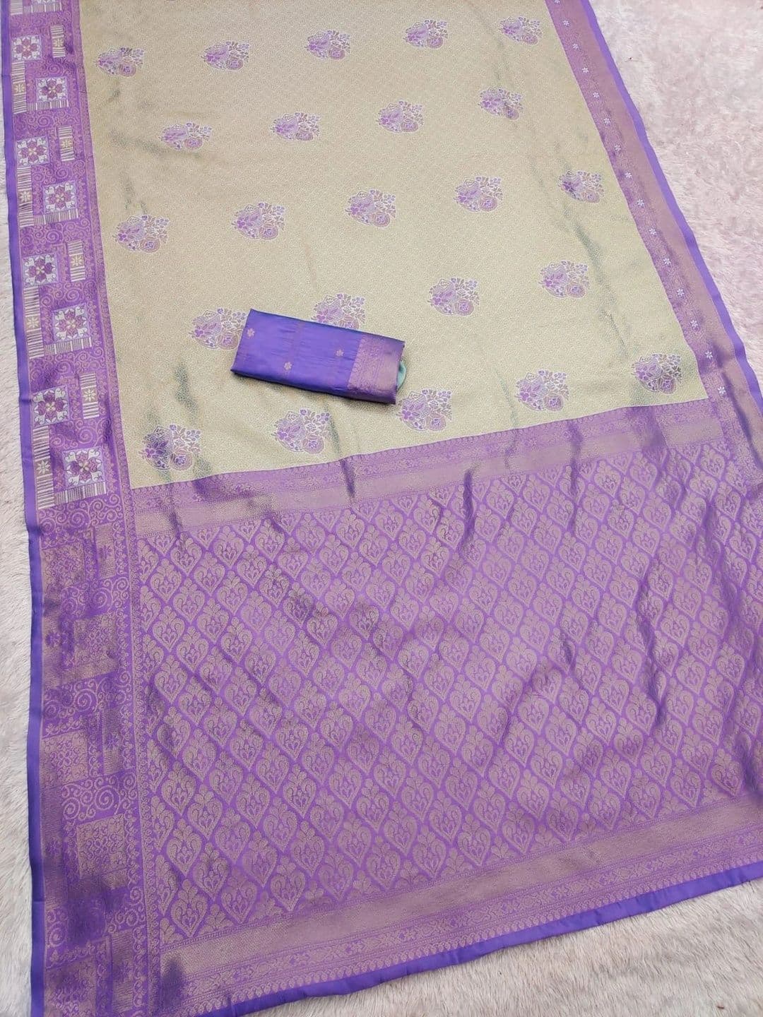 ERIKA Woven Design Zari Silk Blend Designer Banarasi Saree thumbnail 6