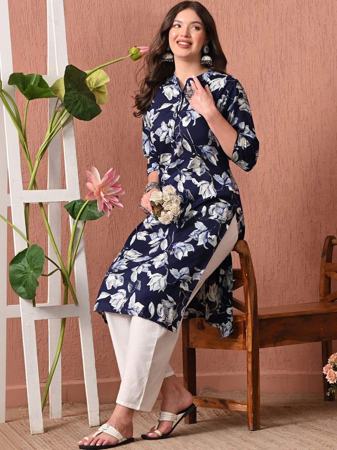 Sangria Women Floral Printed Floral Kurta thumbnail 6