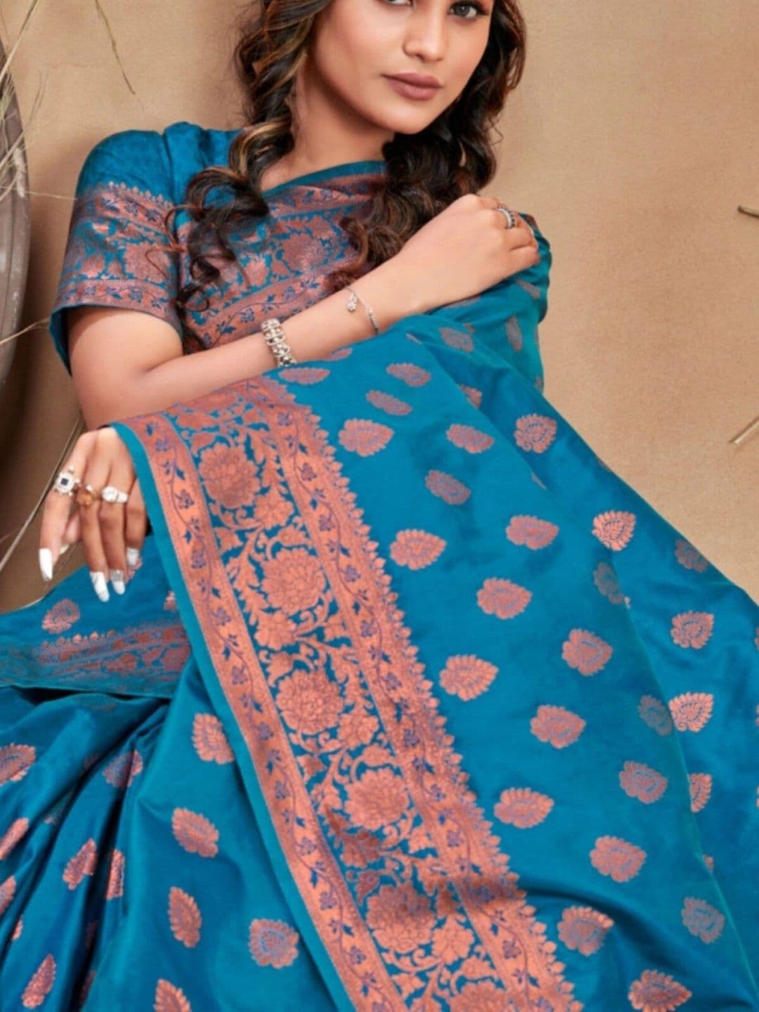 VS MALL Ethnic Motifs Zari Banarasi Saree thumbnail 2