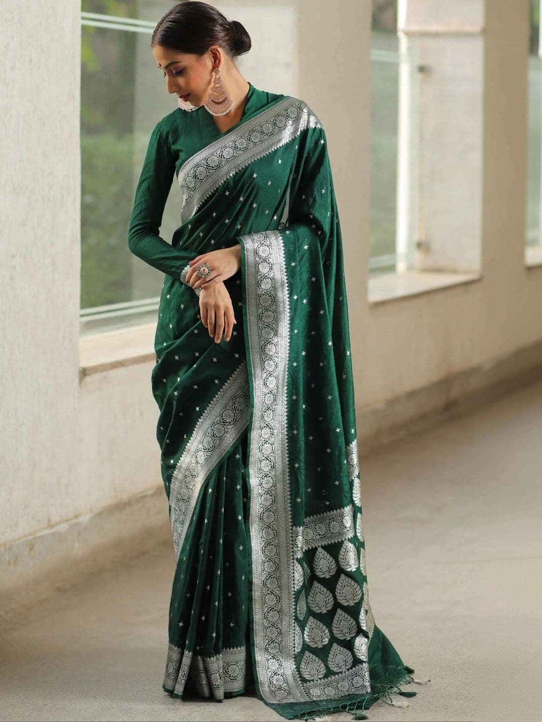 VS MALL Ethnic Motifs Zari Banarasi Saree thumbnail 3
