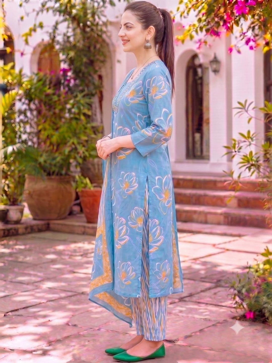 Chaukas Women Floral Printed Regular Mirror Work Pure Cotton Kurta with Trousers & With Dupatta thumbnail 3