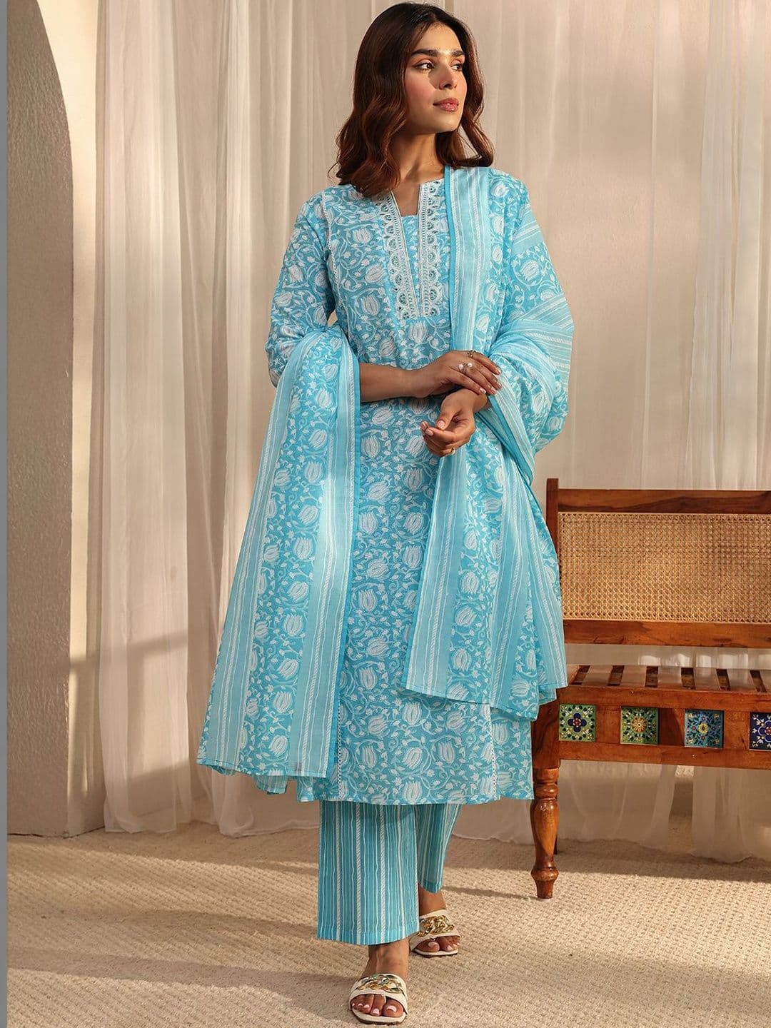 Gerua By Libas Women Floral Printed Regular Thread Work Kurta with Trousers & With Dupatta thumbnail 5
