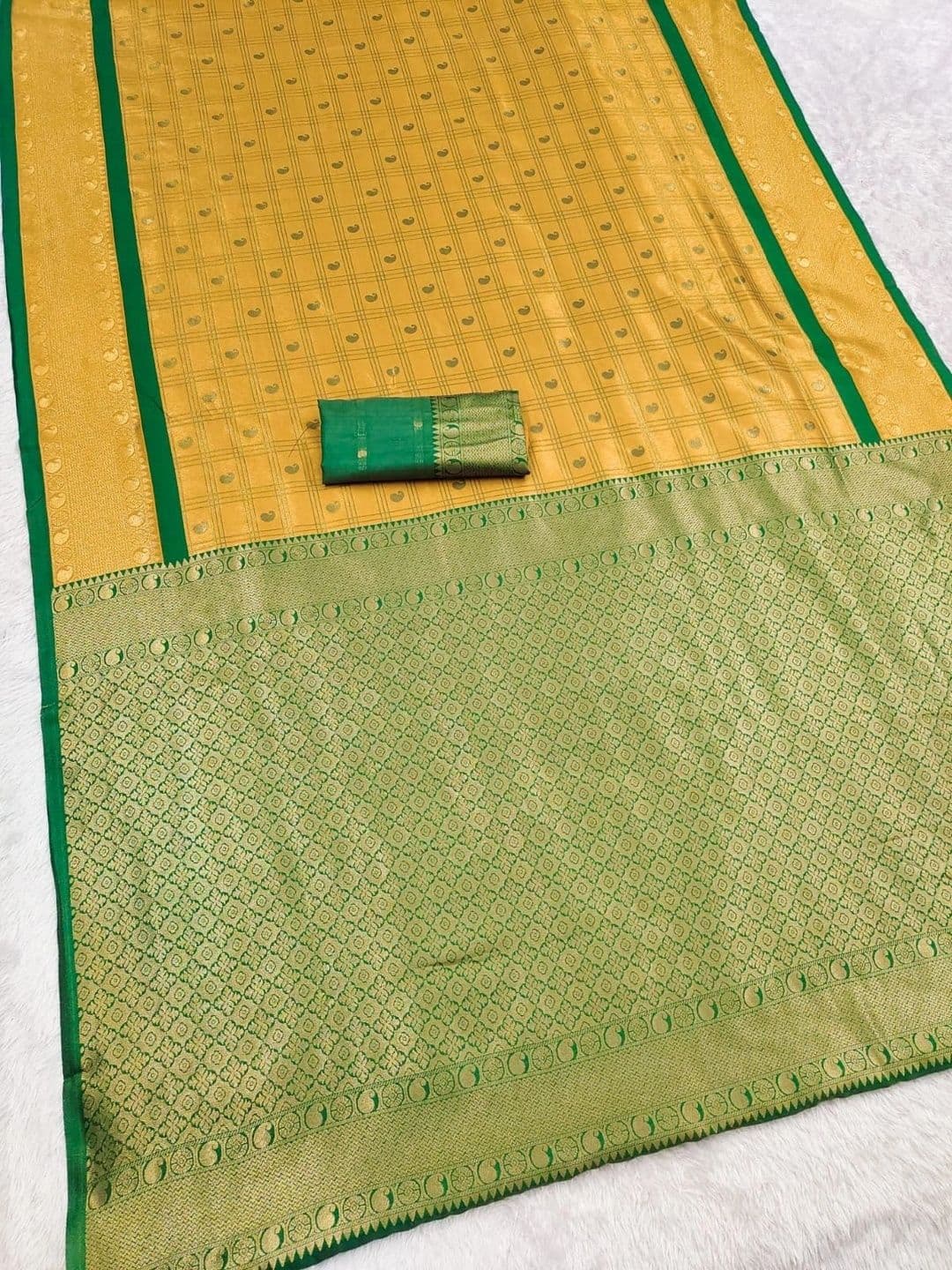 ERIKA Woven Design Zari Silk Blend Designer Kanjeevaram Saree thumbnail 2