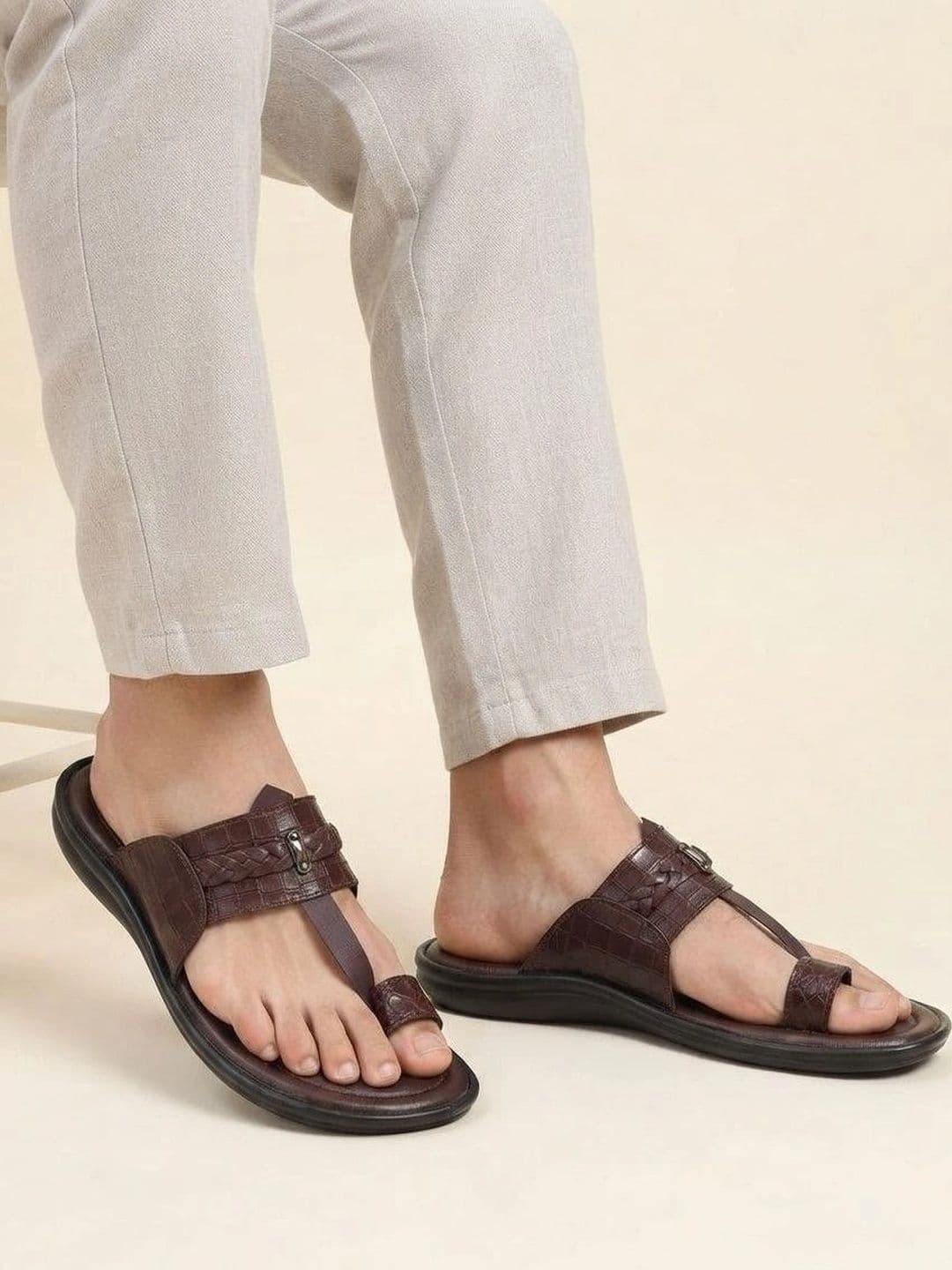 Viora Men Thong Flip-Flops - view 1