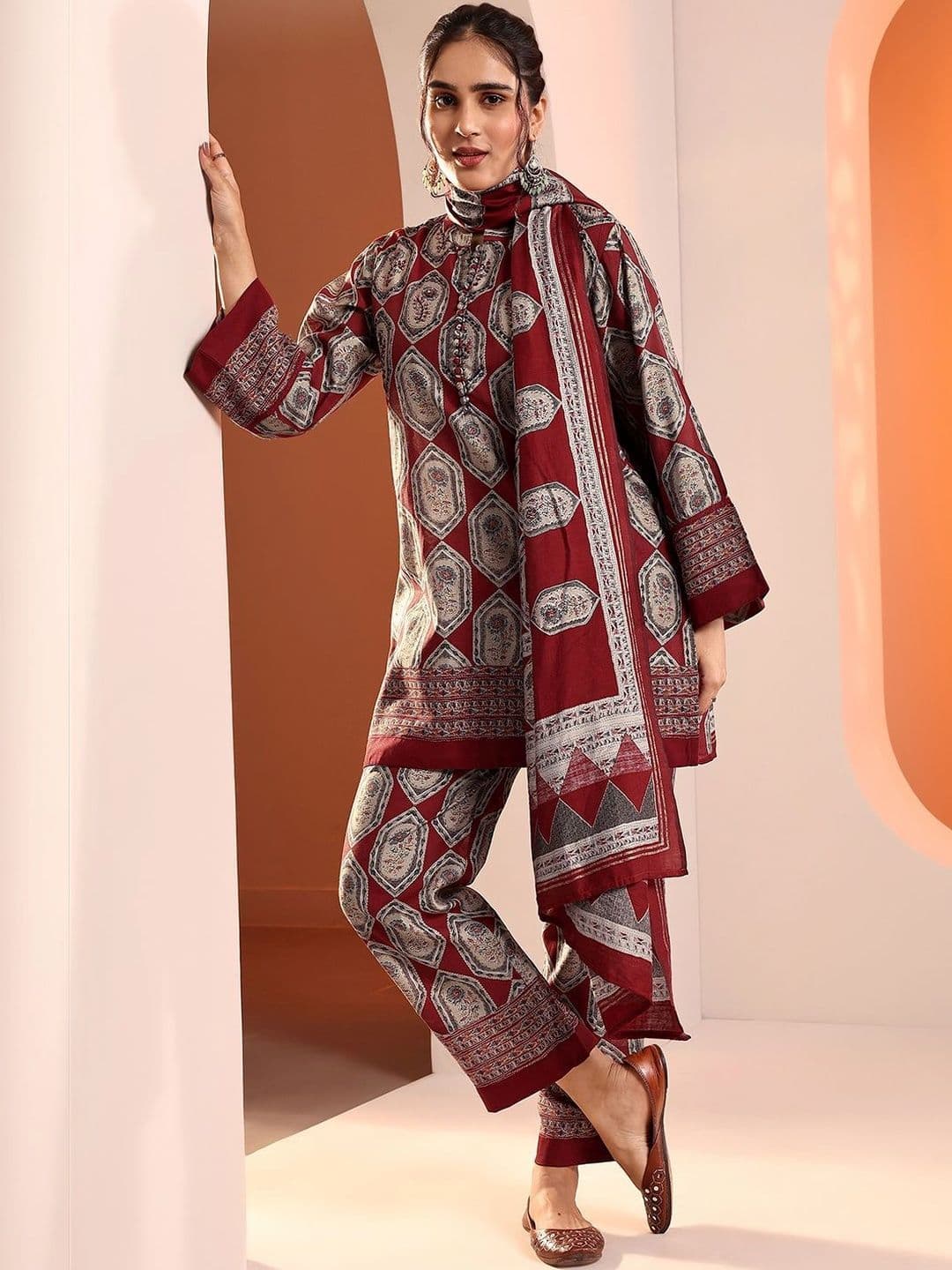 Libas Women Printed Regular Kurta with Trousers & With Dupatta - view 1
