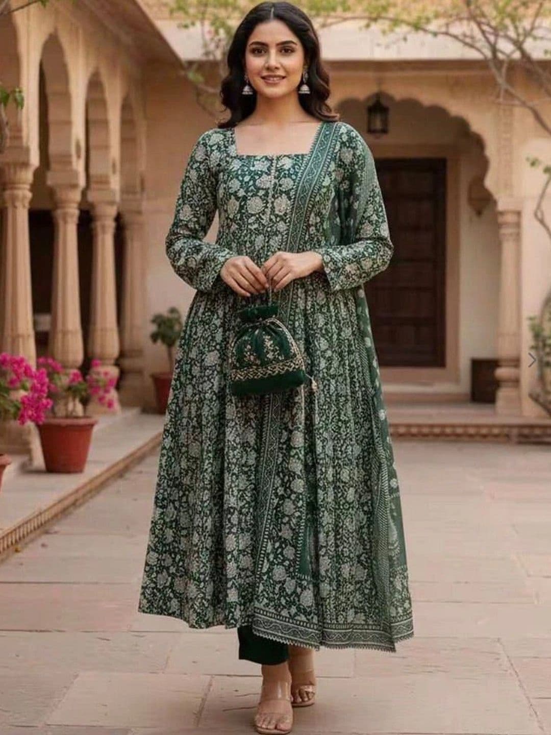 Chhipa Prints Women Floral Printed Regular Kurta with Trousers & With Dupatta thumbnail 5