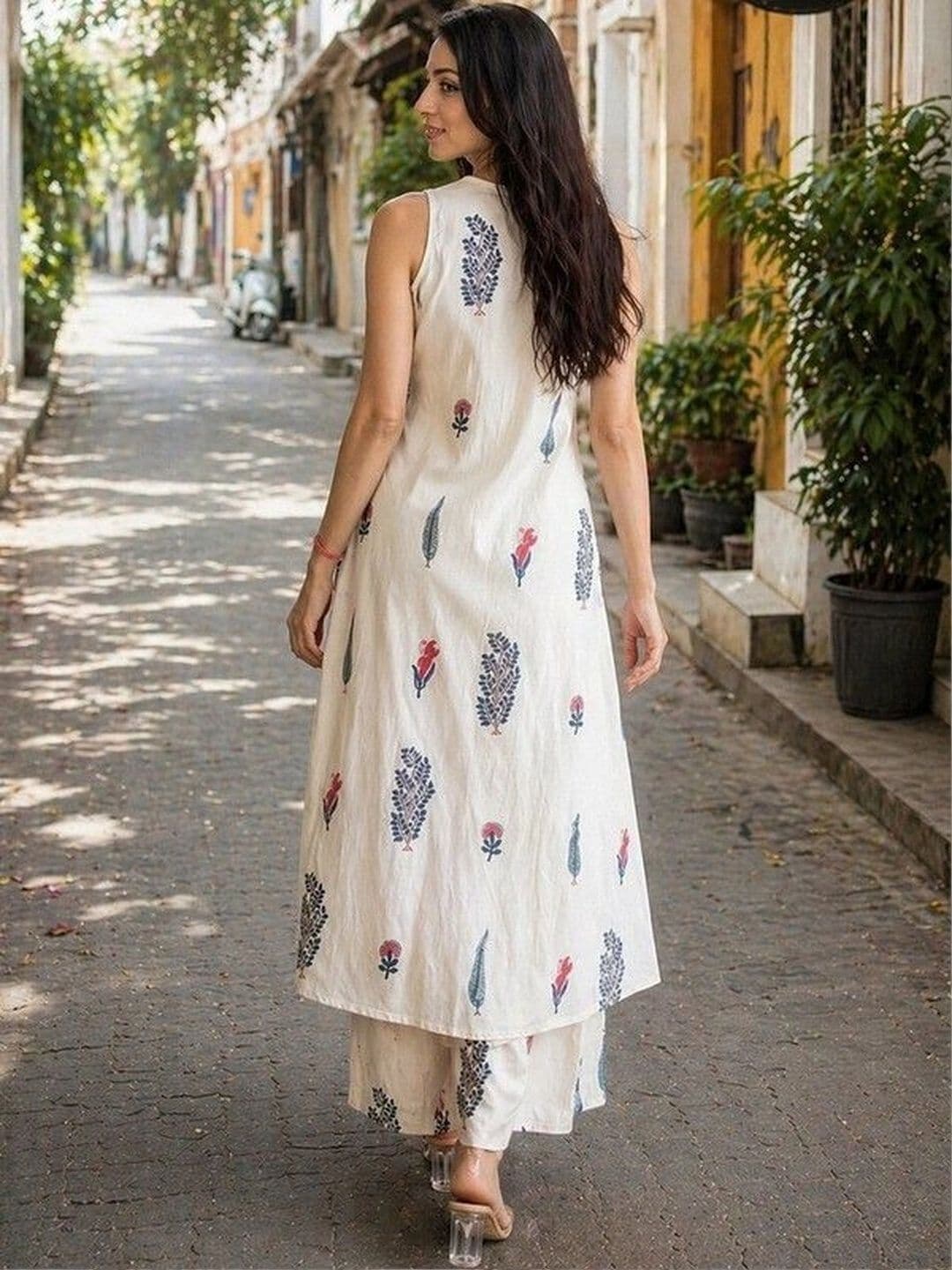 Atysundar Women Floral Printed Regular Kurta with Palazzos thumbnail 5