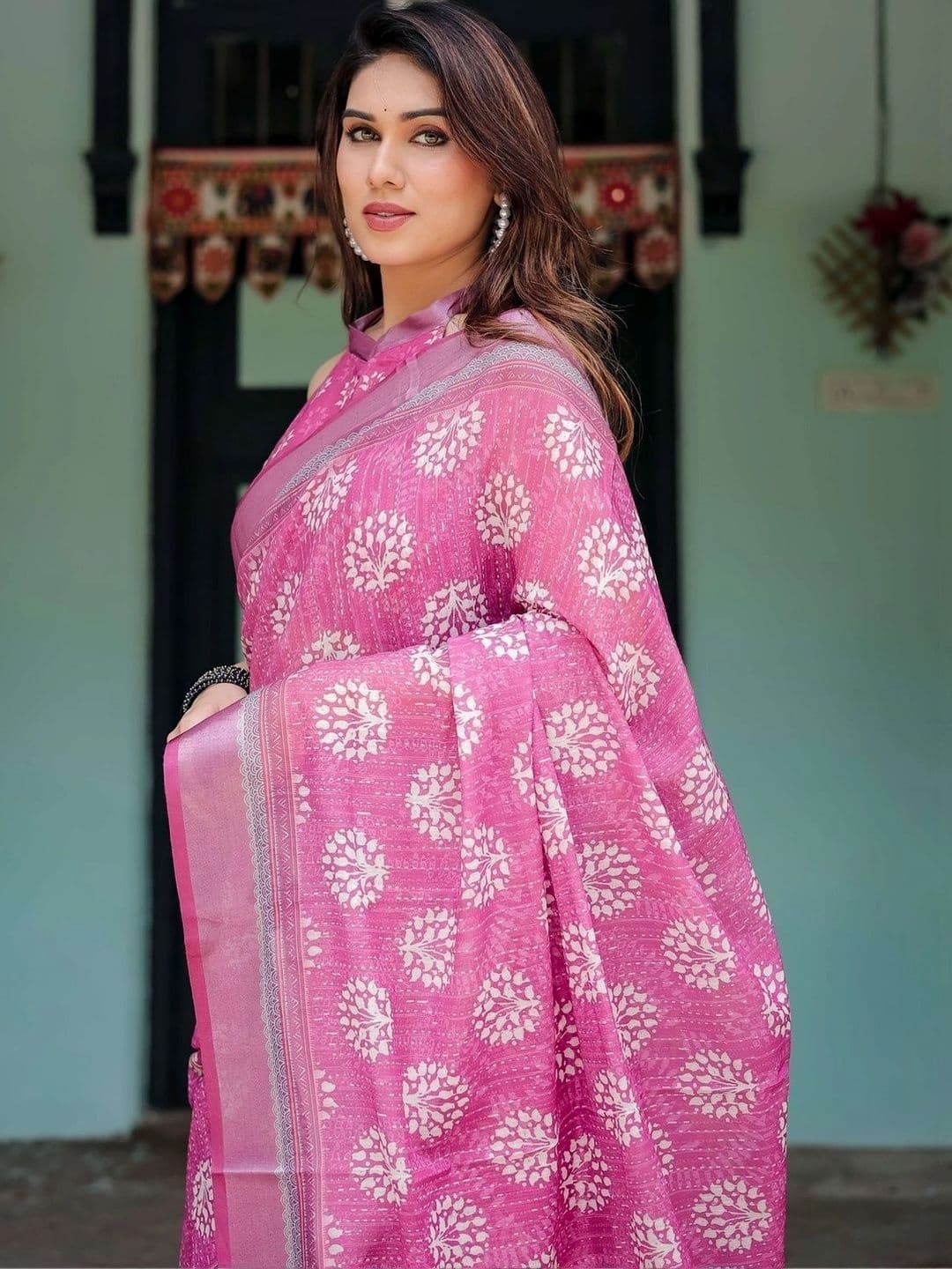 Moda Rapido Floral Art Silk Banarasi Saree thumbnail 3