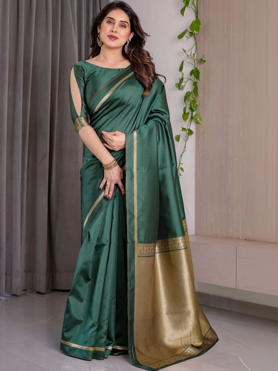 VS MALL Ethnic Motifs Zari Silk Cotton Banarasi Saree thumbnail 4
